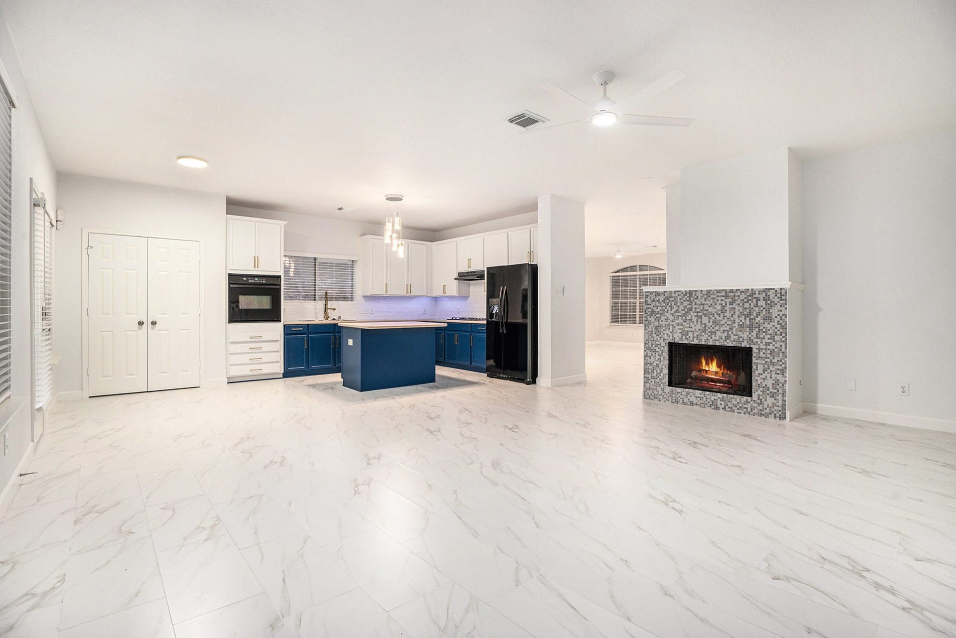 3811 Misty Falls Lane, Friendswood, TX 77546 3811 Misty Falls Lane, Friendswood, TX 77546