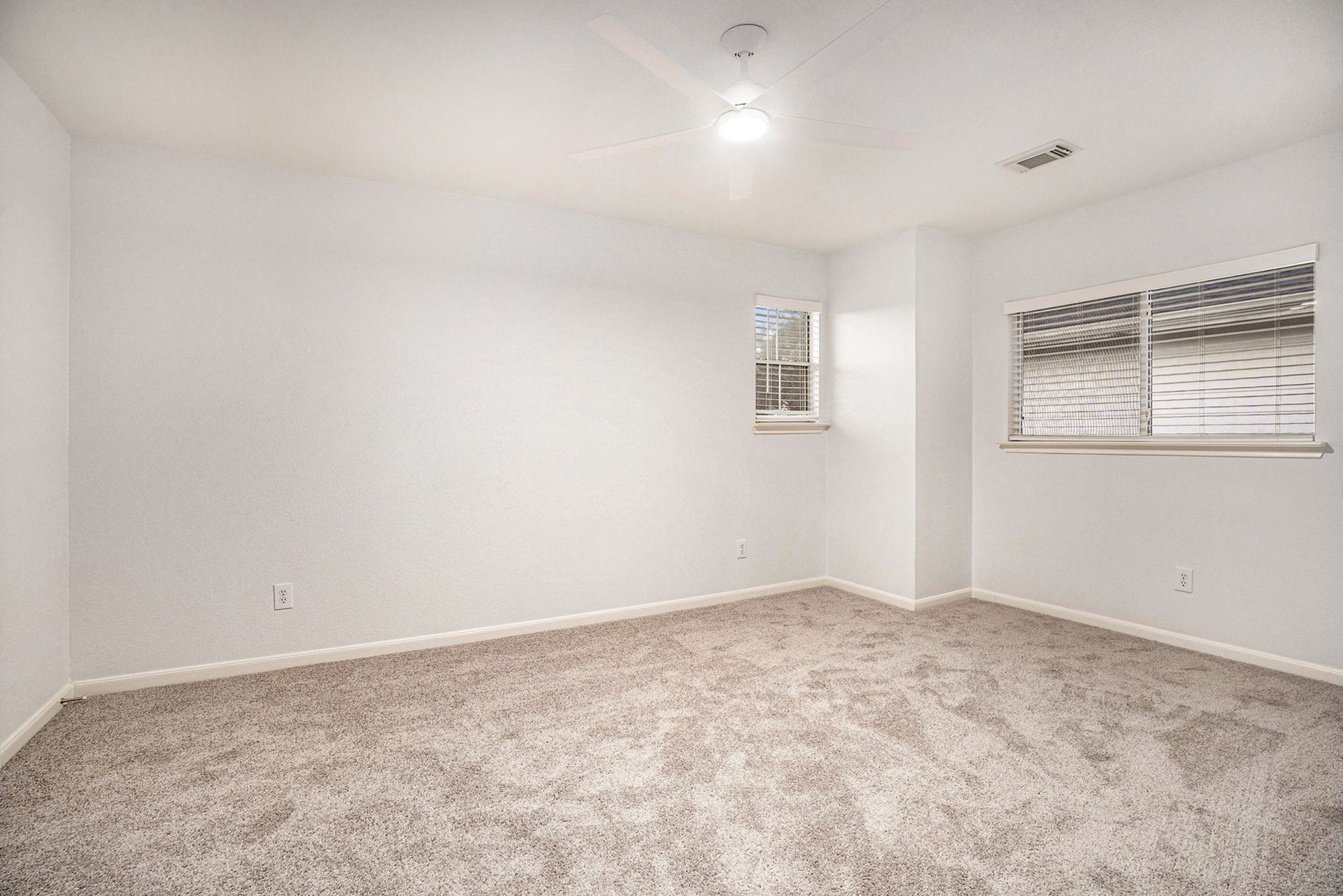 3811 Misty Falls Lane, Friendswood, TX 77546 3811 Misty Falls Lane, Friendswood, TX 77546