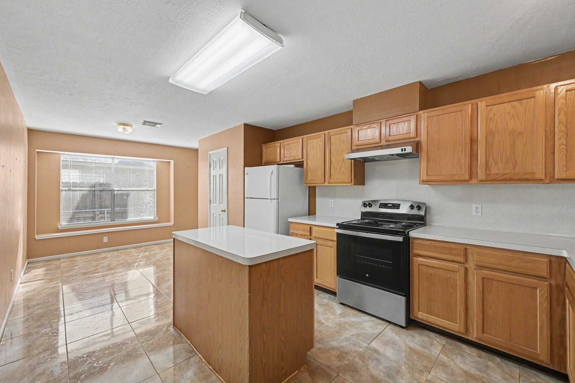 10815 Twin Circles Drive, Montgomery, TX 77356 10815 Twin Circles Drive, Montgomery, TX 77356