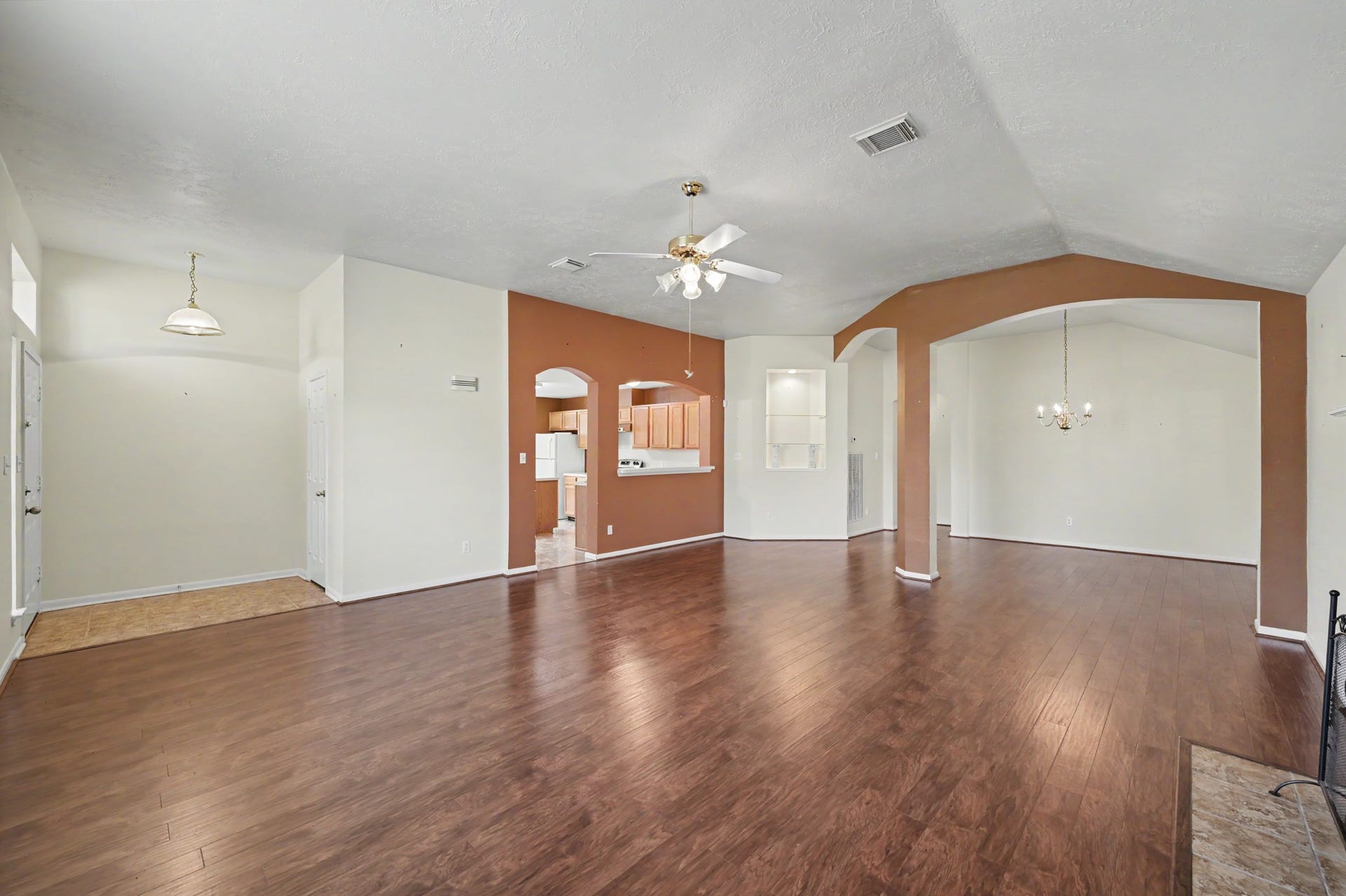10815 Twin Circles Drive, Montgomery, TX 77356 10815 Twin Circles Drive, Montgomery, TX 77356