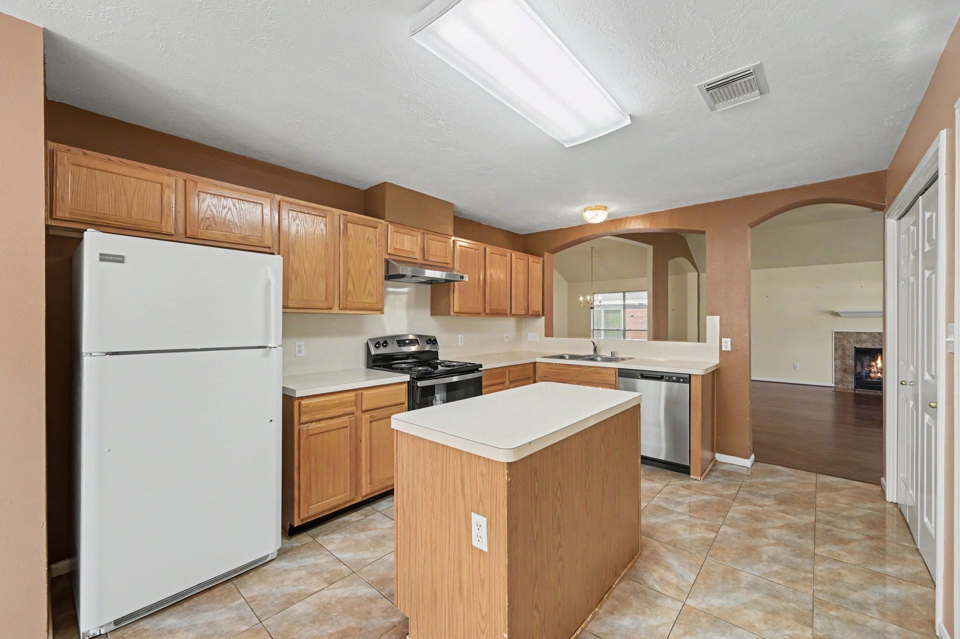 10815 Twin Circles Drive, Montgomery, TX 77356 10815 Twin Circles Drive, Montgomery, TX 77356