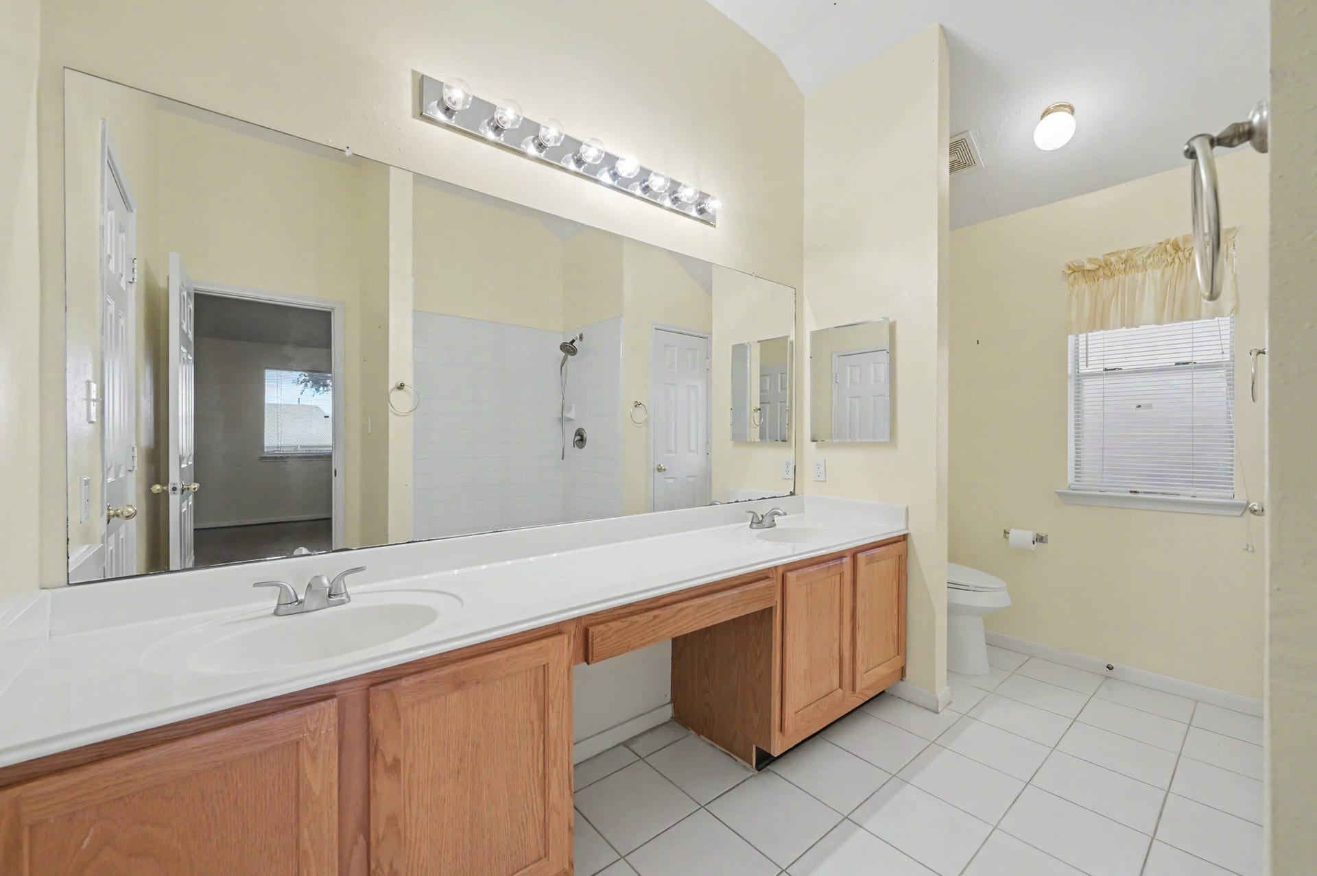 10815 Twin Circles Drive, Montgomery, TX 77356 10815 Twin Circles Drive, Montgomery, TX 77356