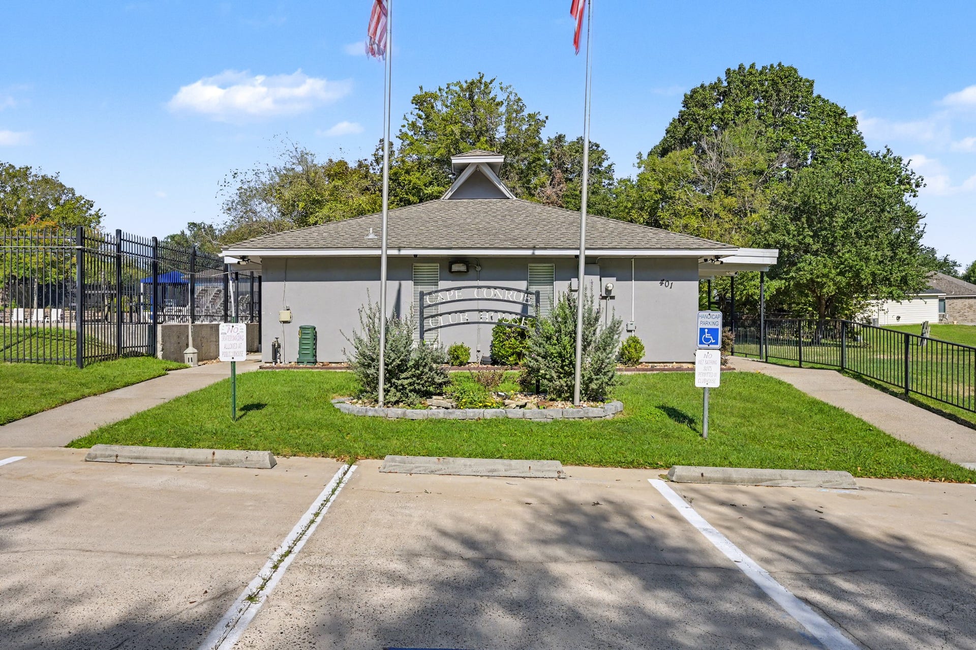 10815 Twin Circles Drive, Montgomery, TX 77356 10815 Twin Circles Drive, Montgomery, TX 77356
