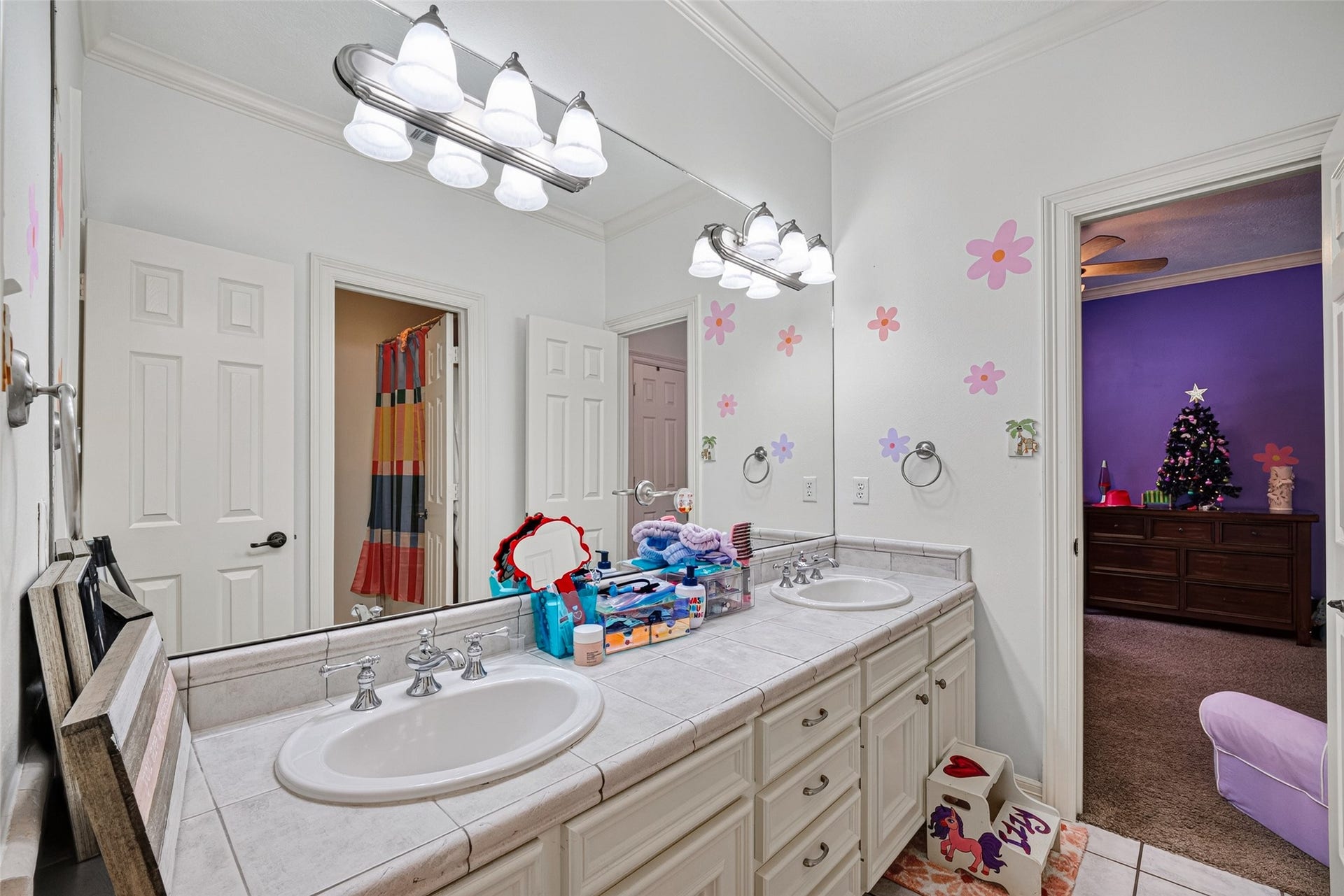 5217 Beech Street, Bellaire, TX 77401 5217 Beech Street, Bellaire, TX 77401