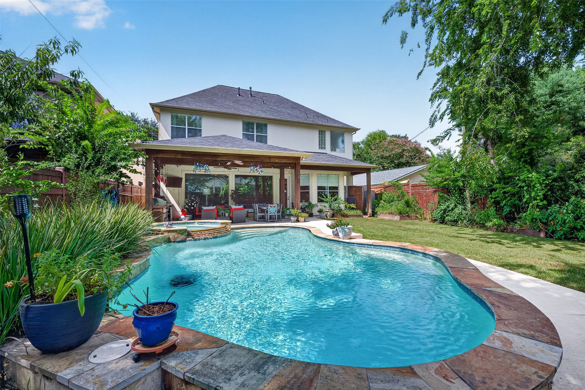 5217 Beech Street, Bellaire, TX 77401 5217 Beech Street, Bellaire, TX 77401
