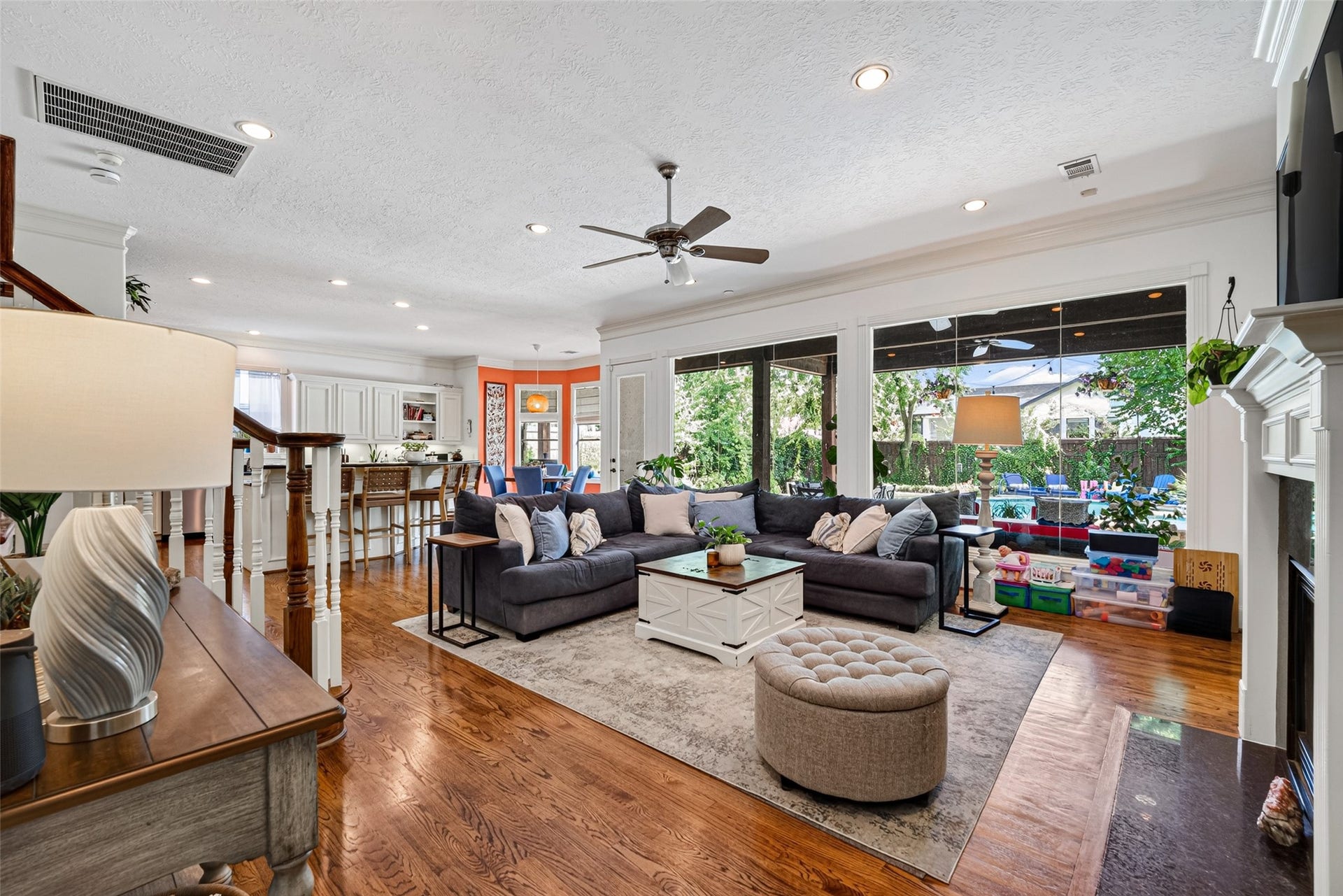 5217 Beech Street, Bellaire, TX 77401 5217 Beech Street, Bellaire, TX 77401