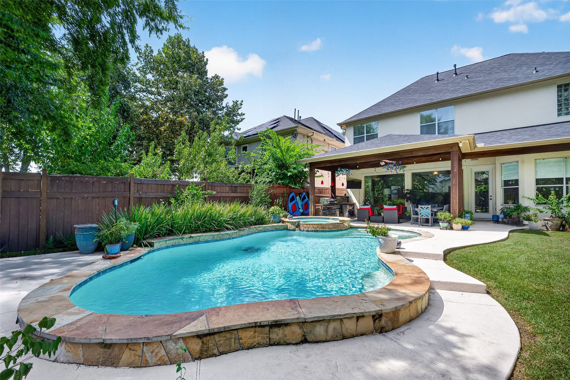 5217 Beech Street, Bellaire, TX 77401 5217 Beech Street, Bellaire, TX 77401