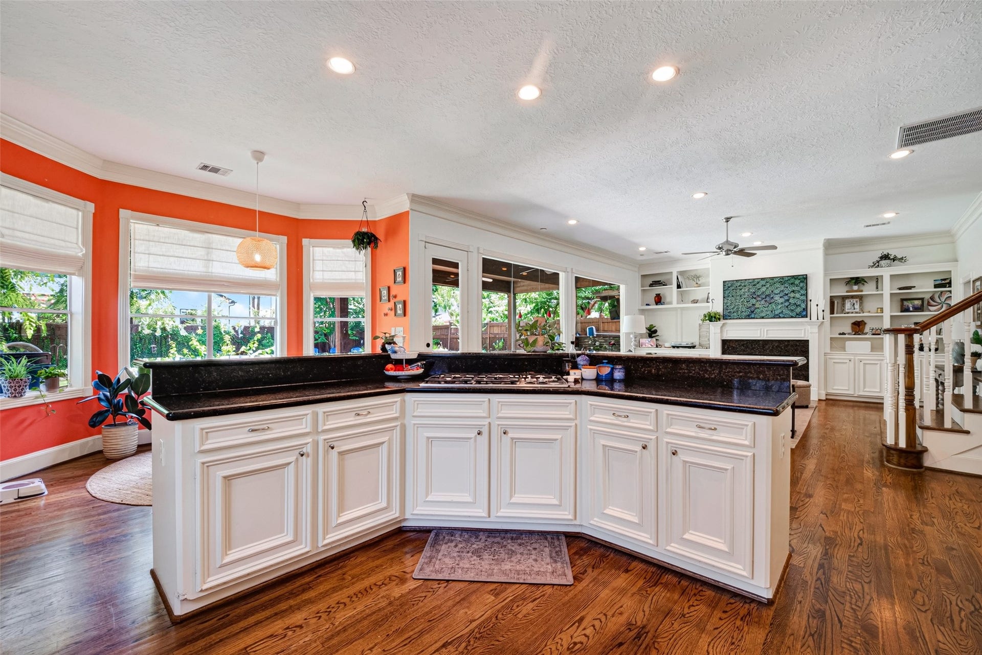 5217 Beech Street, Bellaire, TX 77401 5217 Beech Street, Bellaire, TX 77401