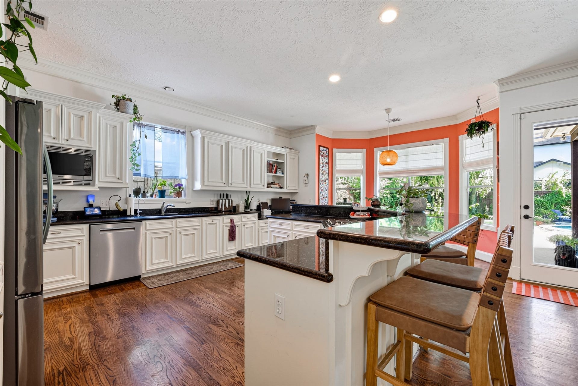 5217 Beech Street, Bellaire, TX 77401 5217 Beech Street, Bellaire, TX 77401
