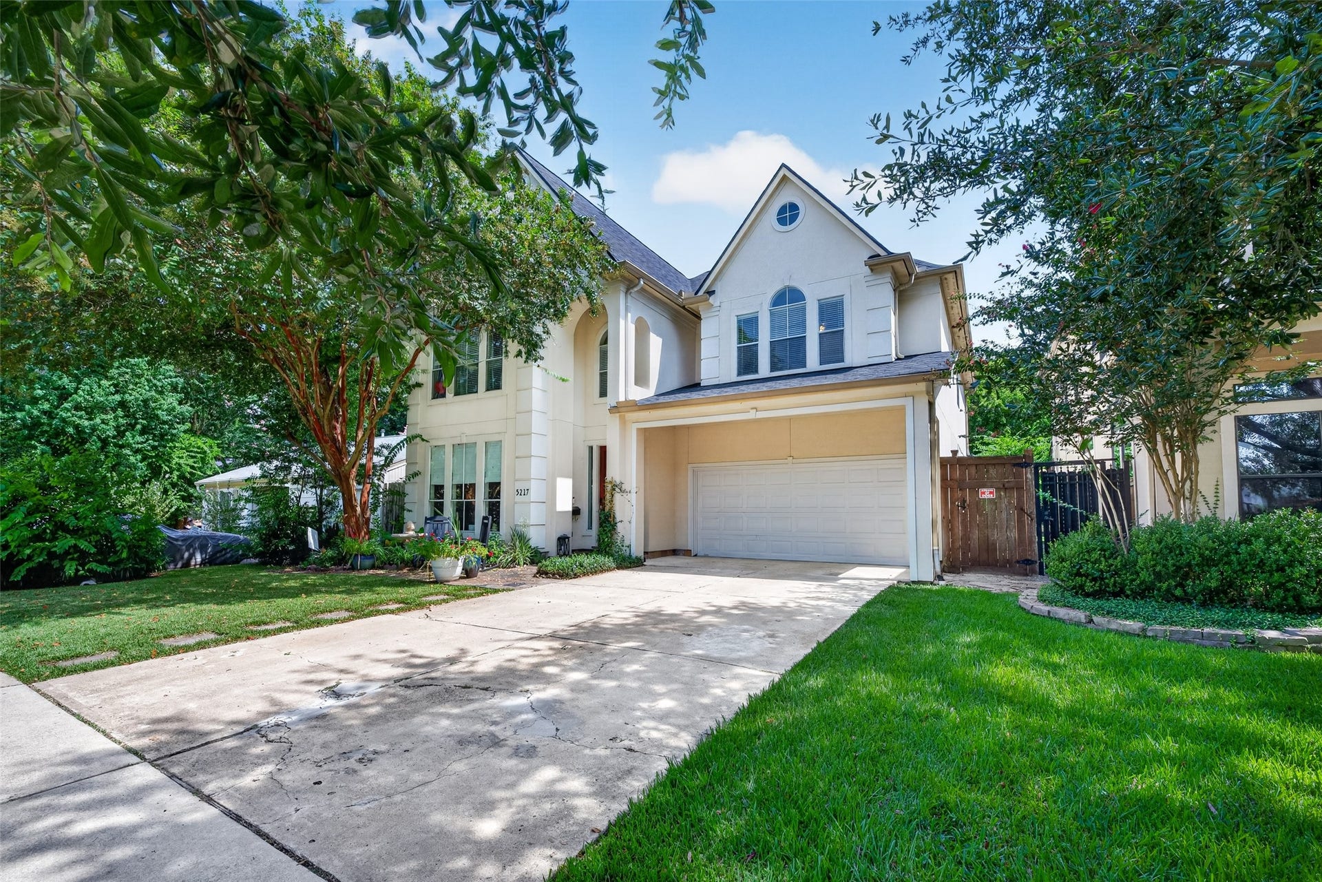 5217 Beech Street, Bellaire, TX 77401 5217 Beech Street, Bellaire, TX 77401