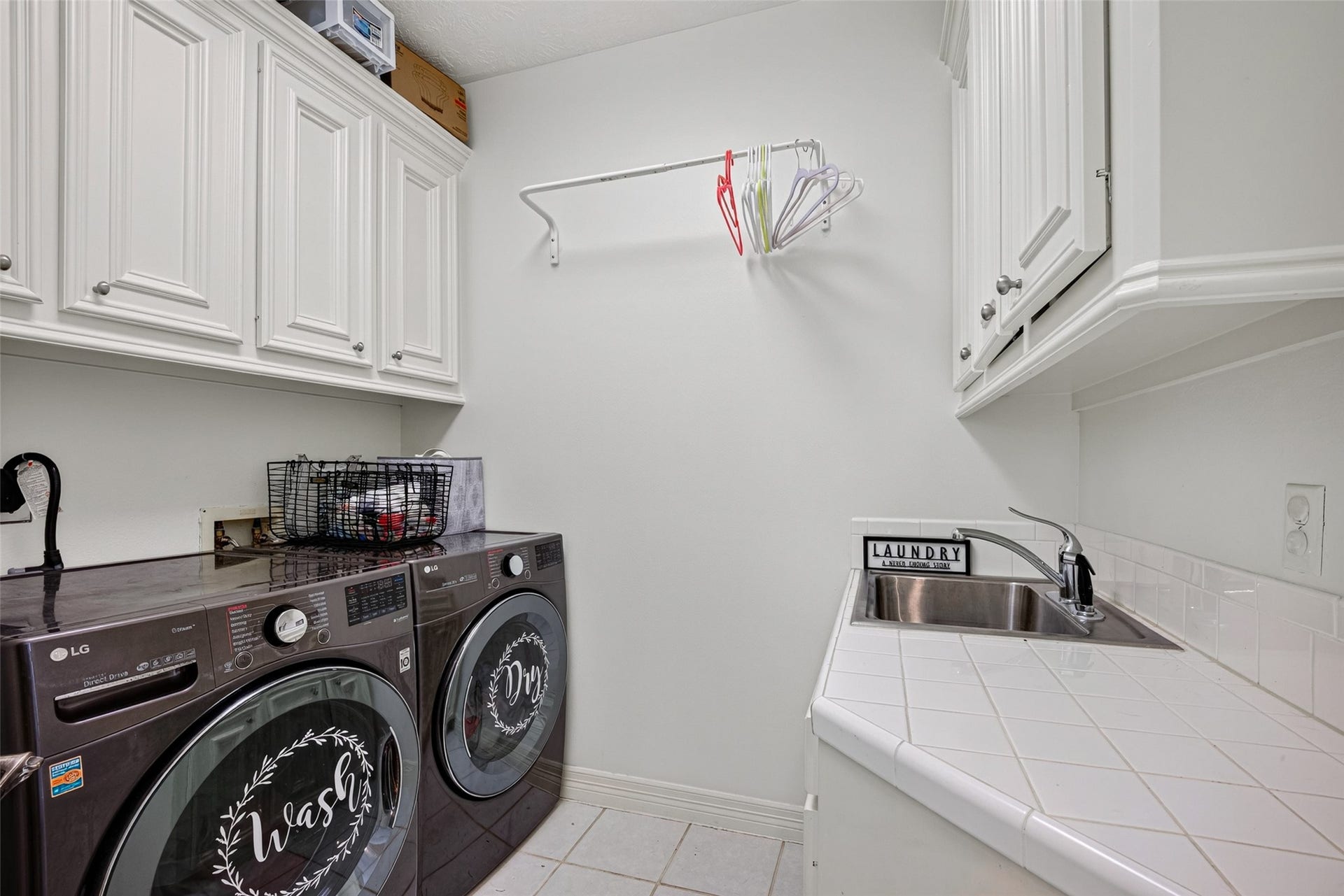 5217 Beech Street, Bellaire, TX 77401 Upstairs laundry close to all bedrooms.
