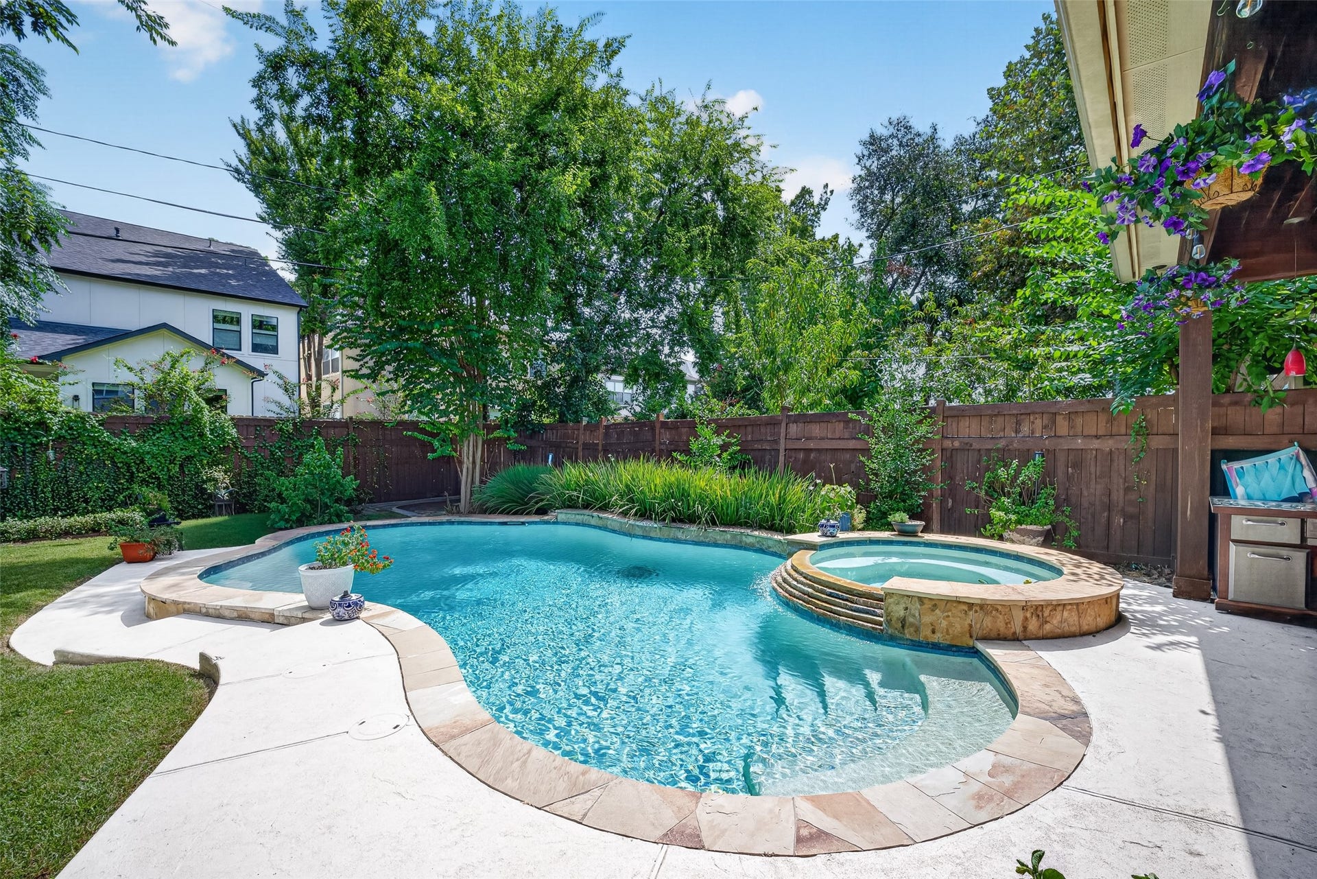 5217 Beech Street, Bellaire, TX 77401 5217 Beech Street, Bellaire, TX 77401