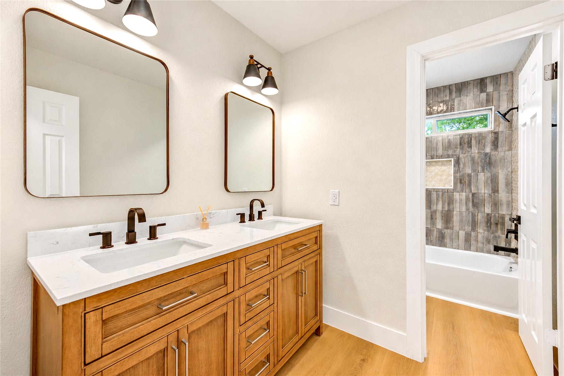 Common bathroom with double vanity
