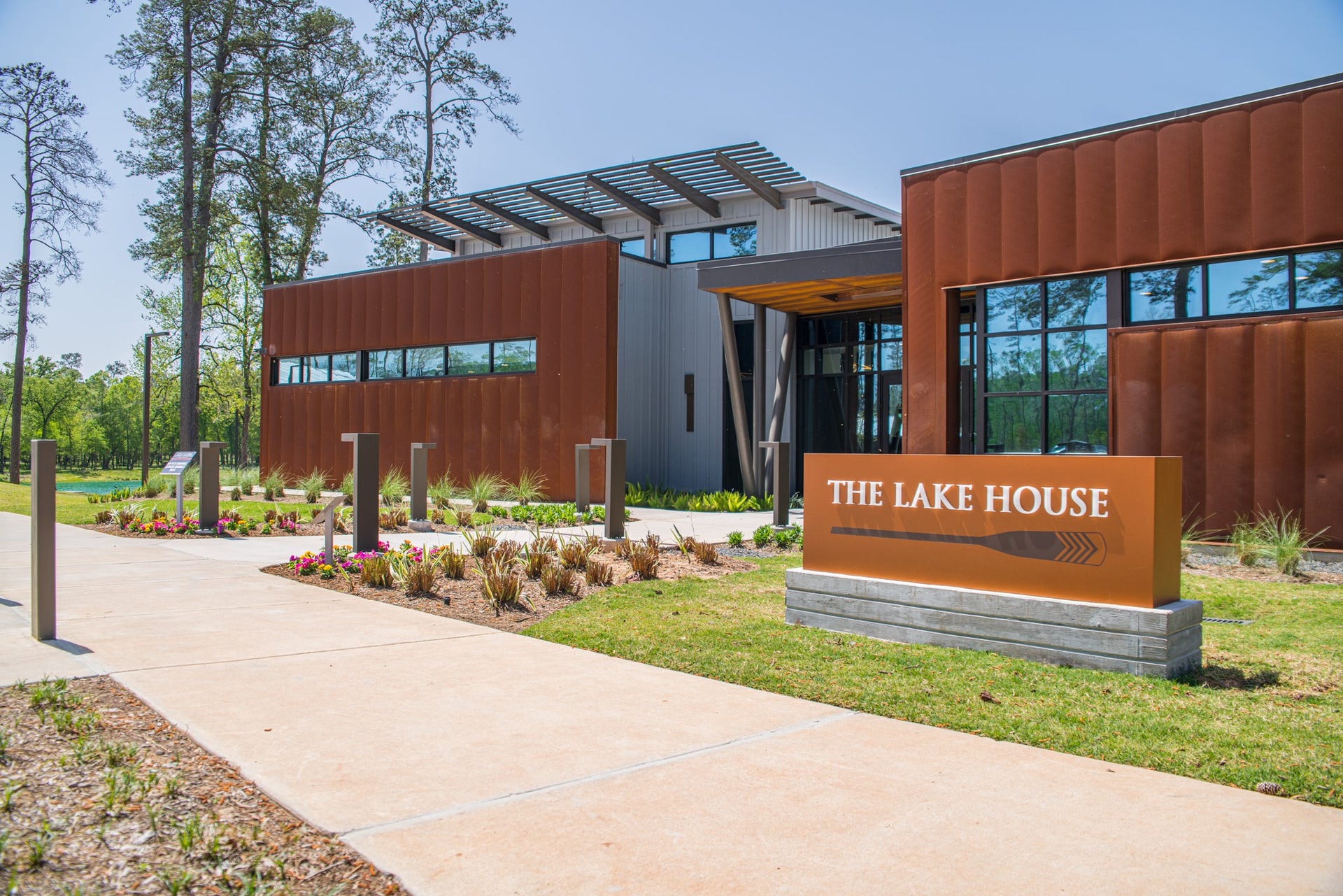 706 Santa Elena Trail, Conroe, TX 77304 The Lake House offers community events, recreation, and amenities, serving as the hub for neighbor connections.