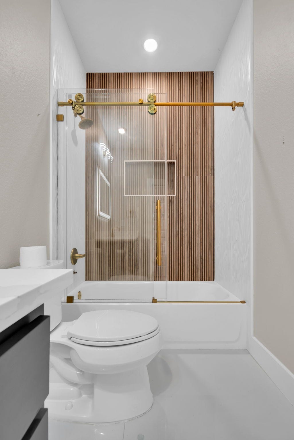 2082 Gadwall drive, Conroe, TX 77384 Bath Room