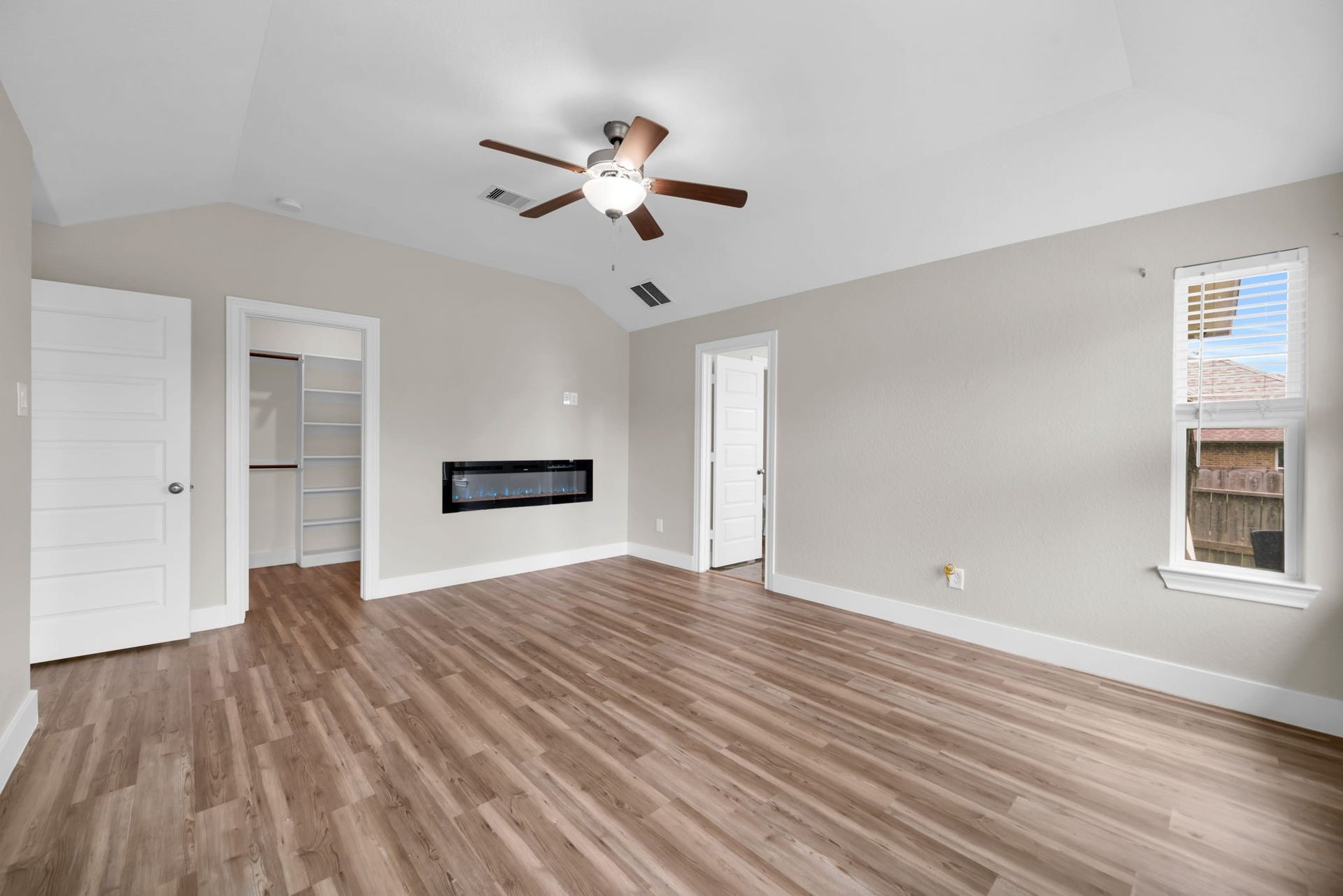2082 Gadwall drive, Conroe, TX 77384 Primary Bed