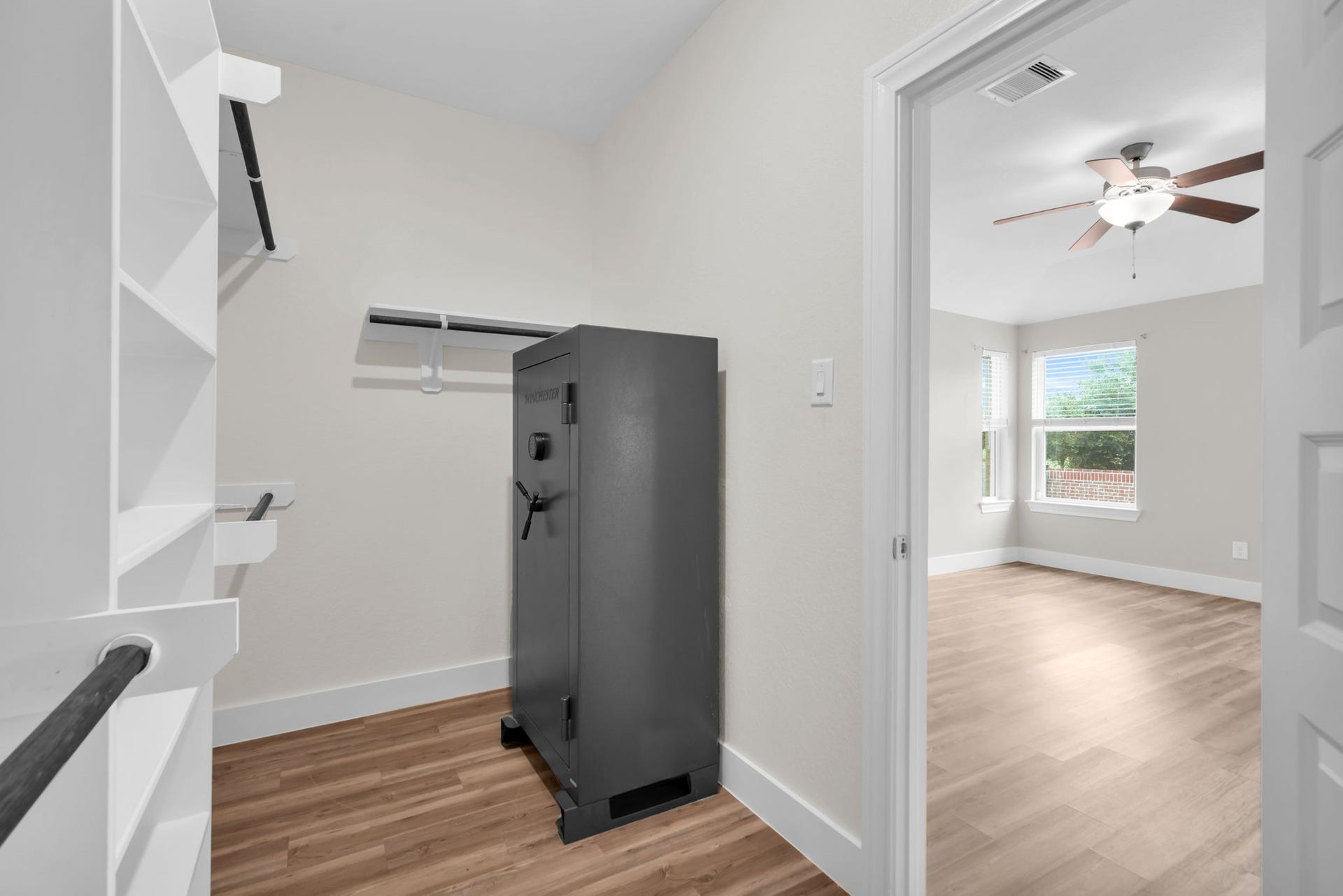 2082 Gadwall drive, Conroe, TX 77384 Primary closet