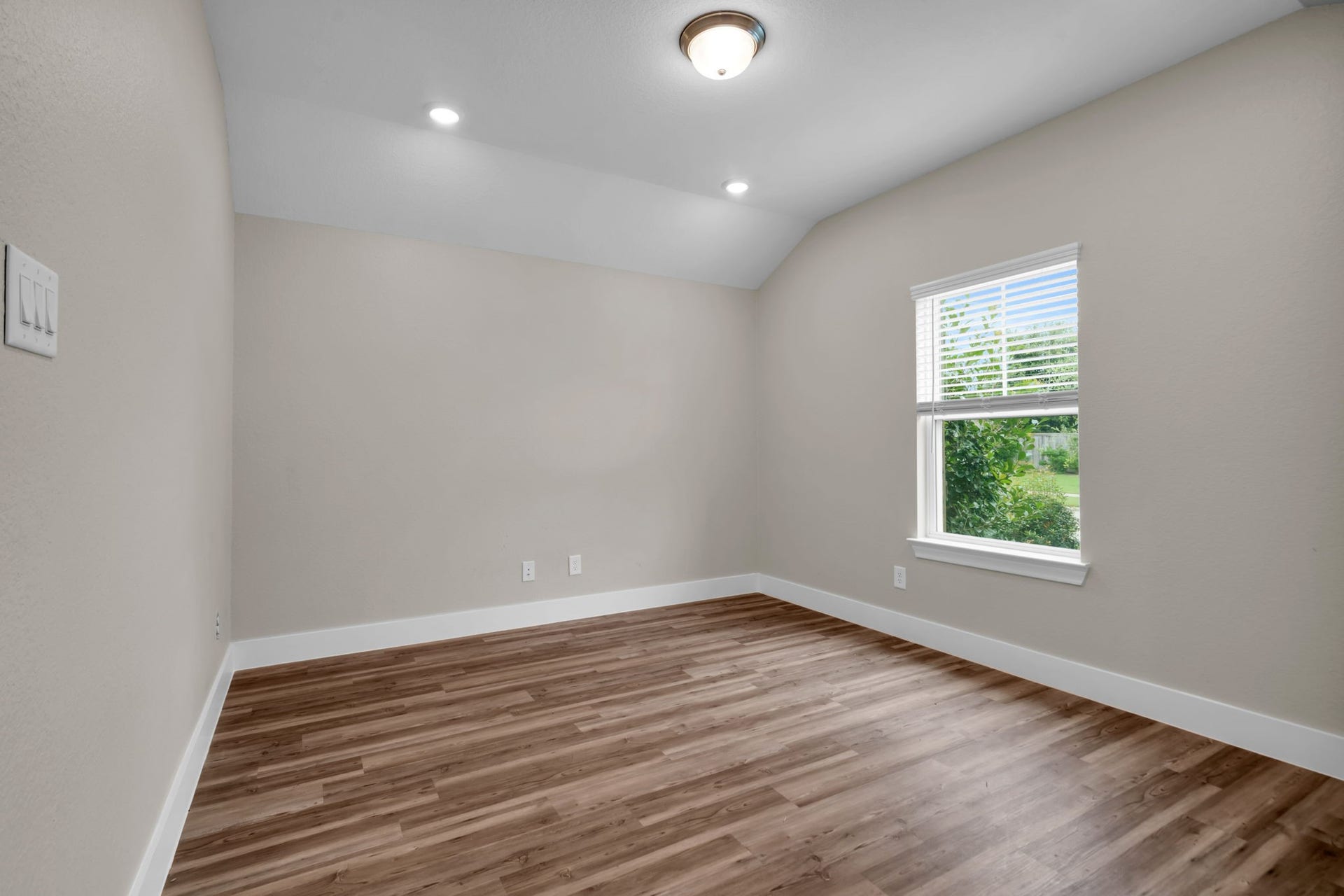 2082 Gadwall drive, Conroe, TX 77384 Office / Study