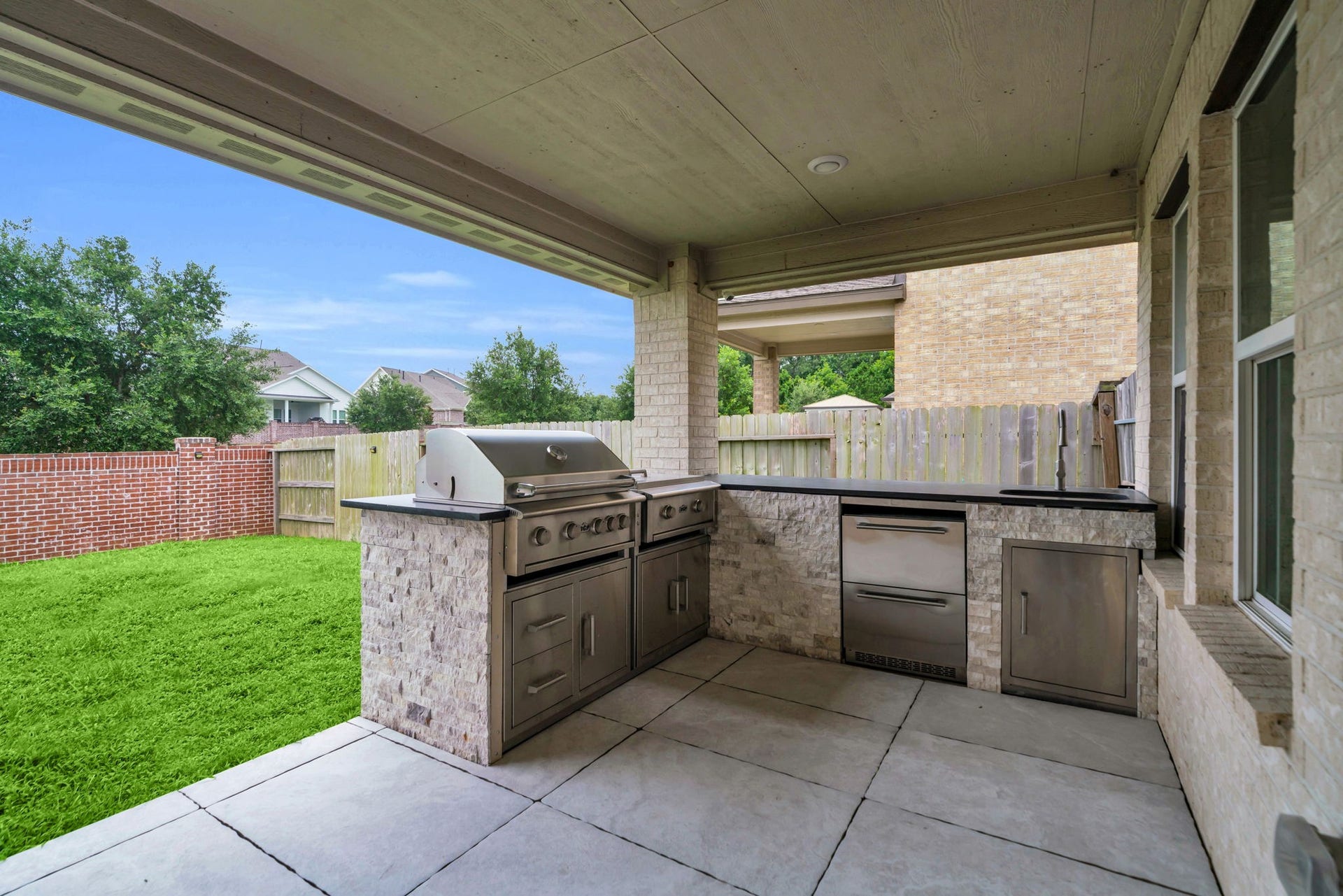 2082 Gadwall drive, Conroe, TX 77384 Out door Kitchen