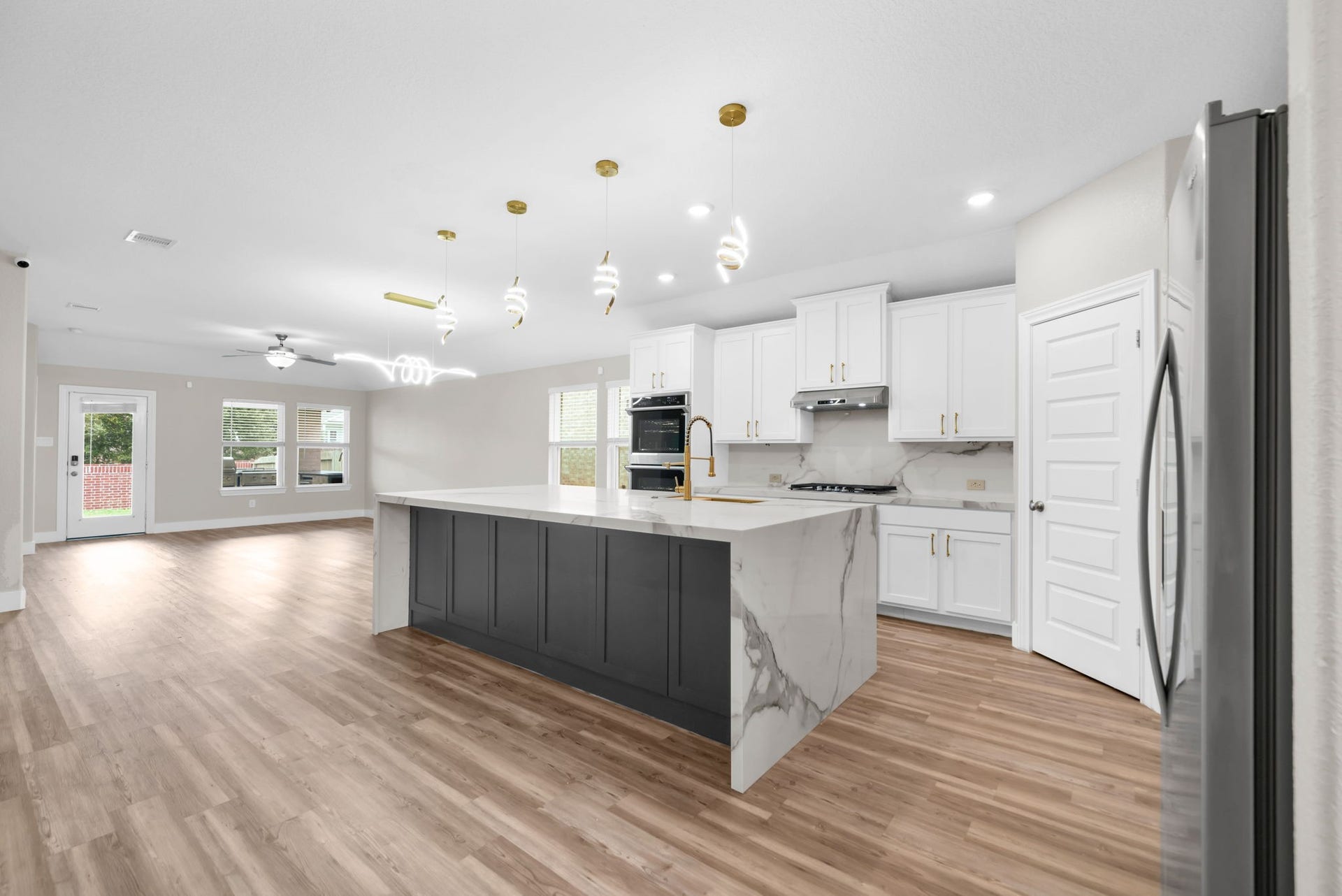 2082 Gadwall drive, Conroe, TX 77384 Kitchen