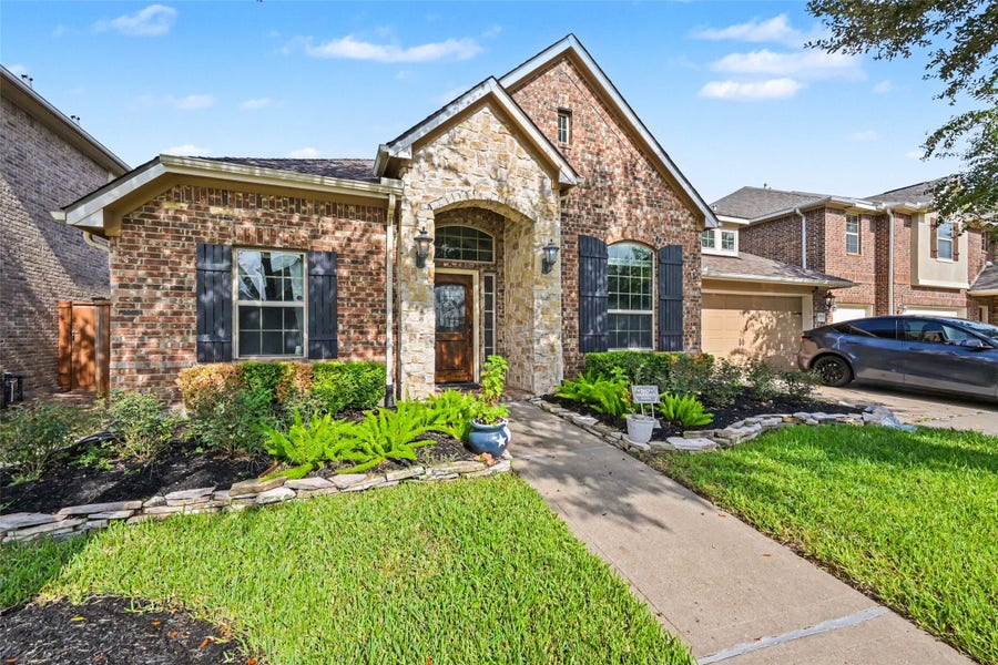 Property photo for 17915 Creek Bluff Lane, Cypress, TX
