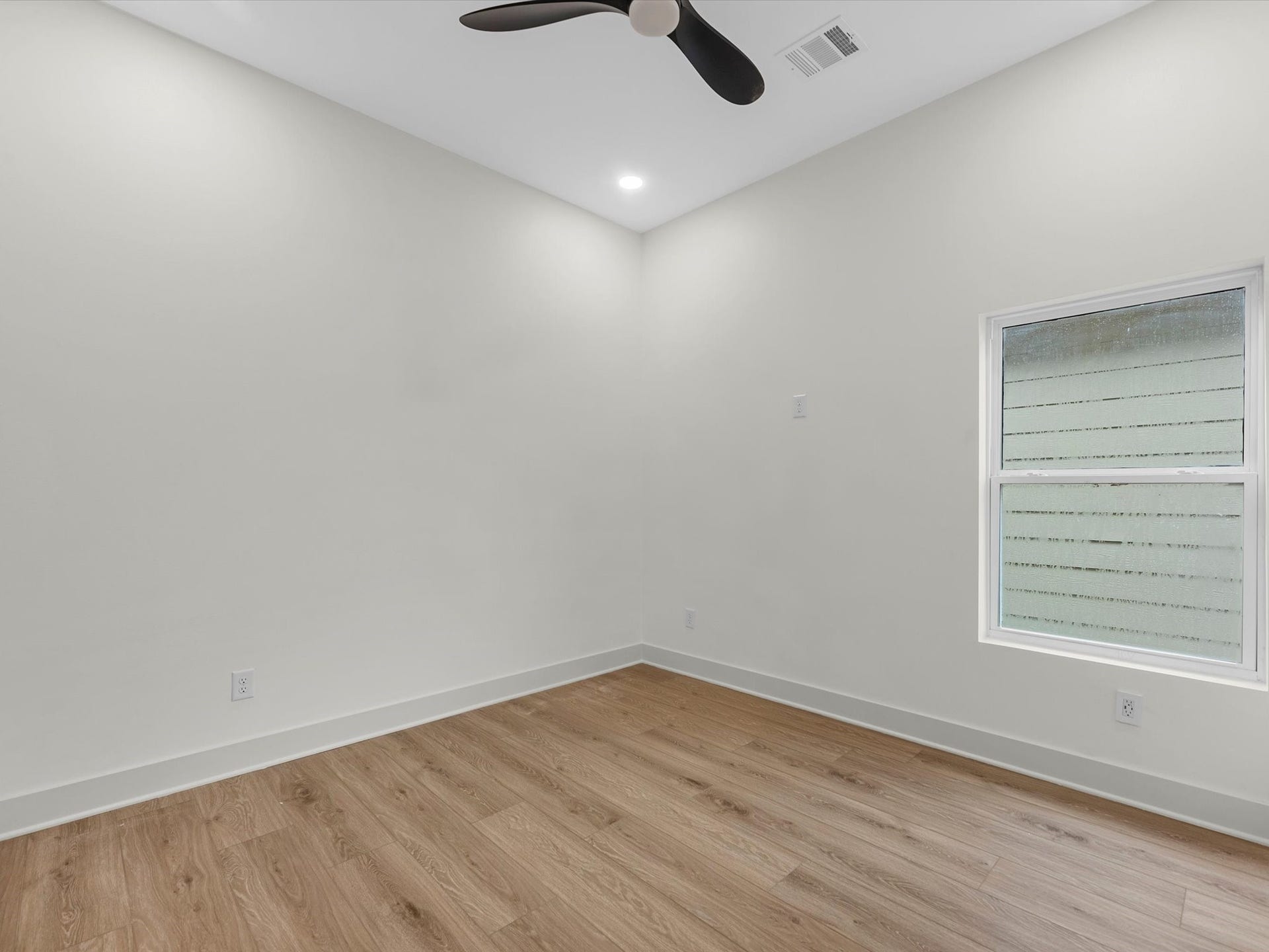 3307 Delhi Street, Houston, TX 77022 Unit 2: Secondary Bedroom