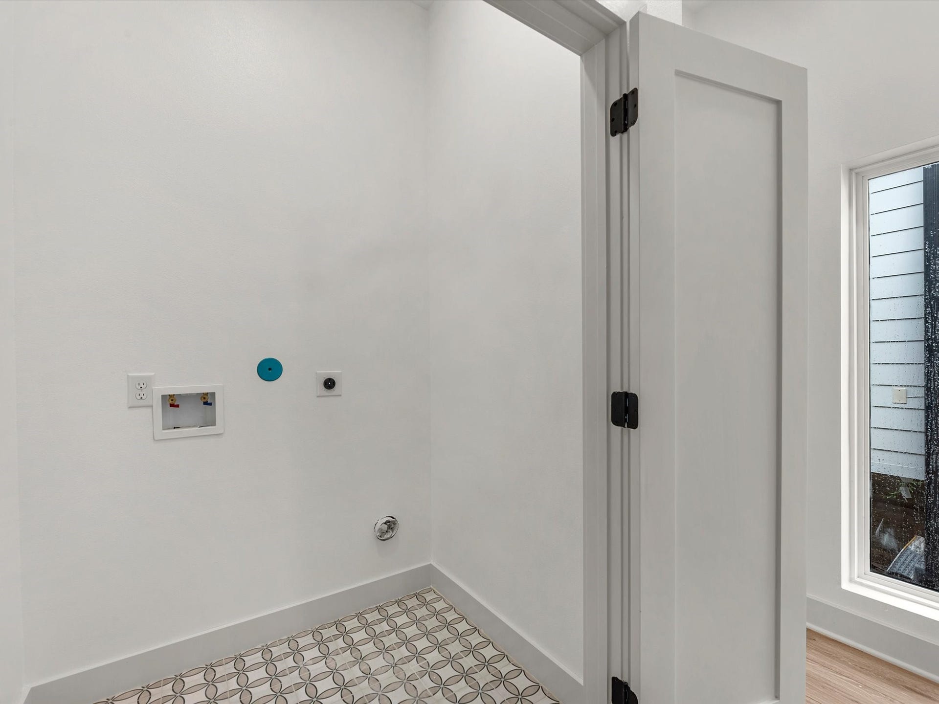 3307 Delhi Street, Houston, TX 77022 Unit 2: Utility Room