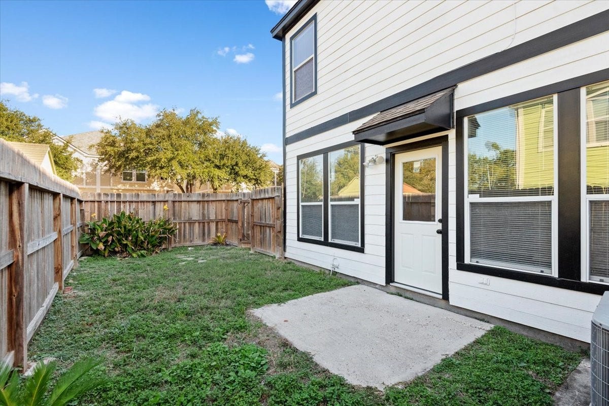 16555 Pentonshire Lane, Houston, TX 77090 16555 Pentonshire Lane, Houston, TX 77090