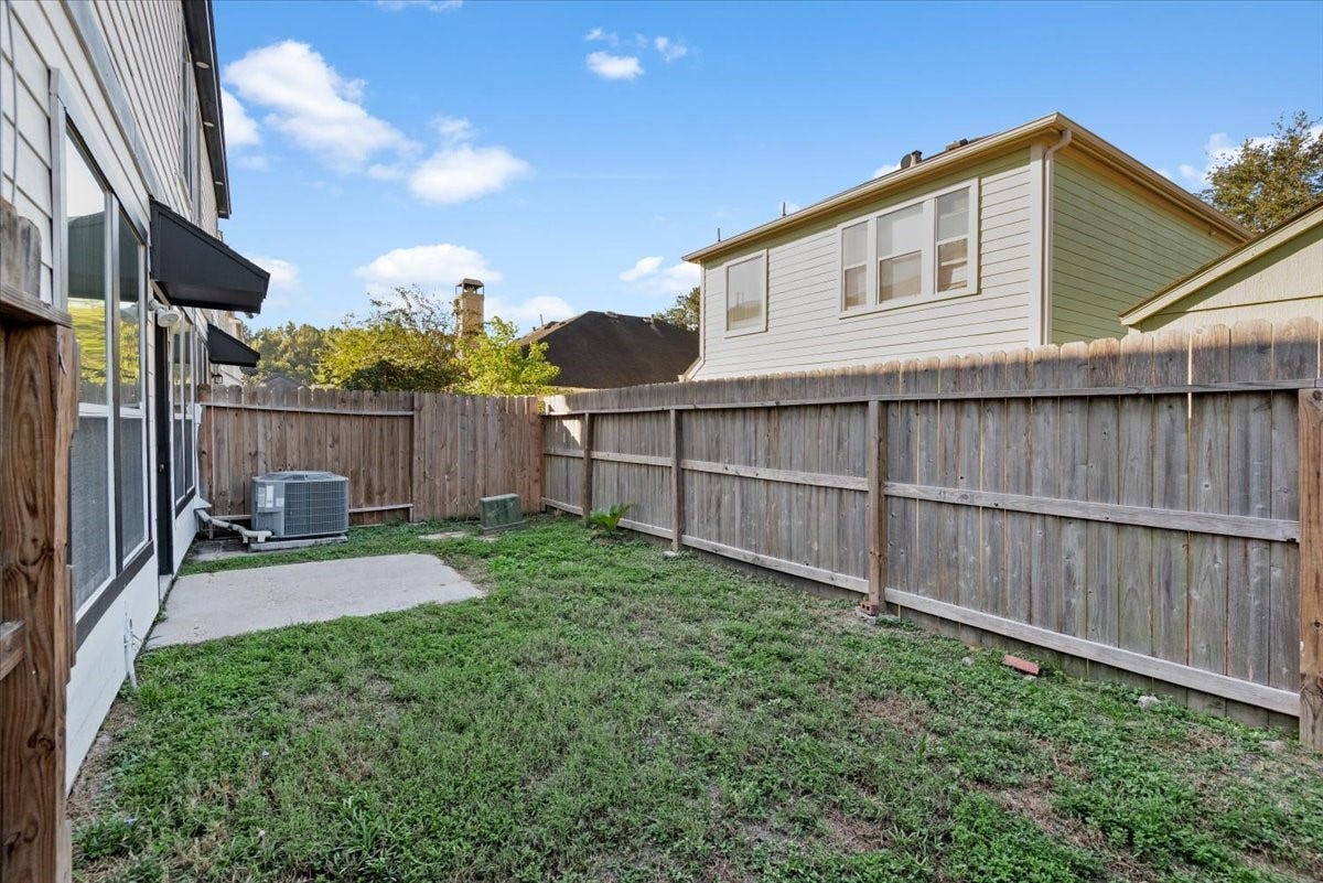 16555 Pentonshire Lane, Houston, TX 77090 16555 Pentonshire Lane, Houston, TX 77090