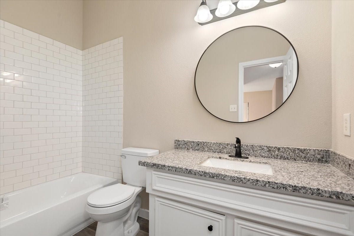 16555 Pentonshire Lane, Houston, TX 77090 16555 Pentonshire Lane, Houston, TX 77090