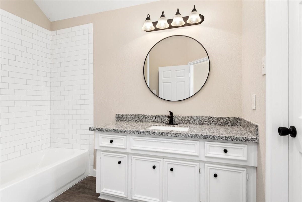 16555 Pentonshire Lane, Houston, TX 77090 16555 Pentonshire Lane, Houston, TX 77090