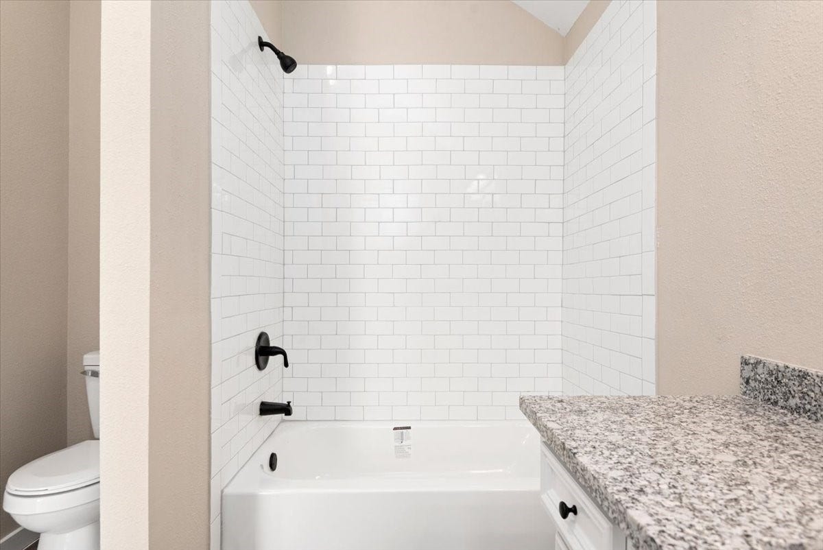 16555 Pentonshire Lane, Houston, TX 77090 16555 Pentonshire Lane, Houston, TX 77090