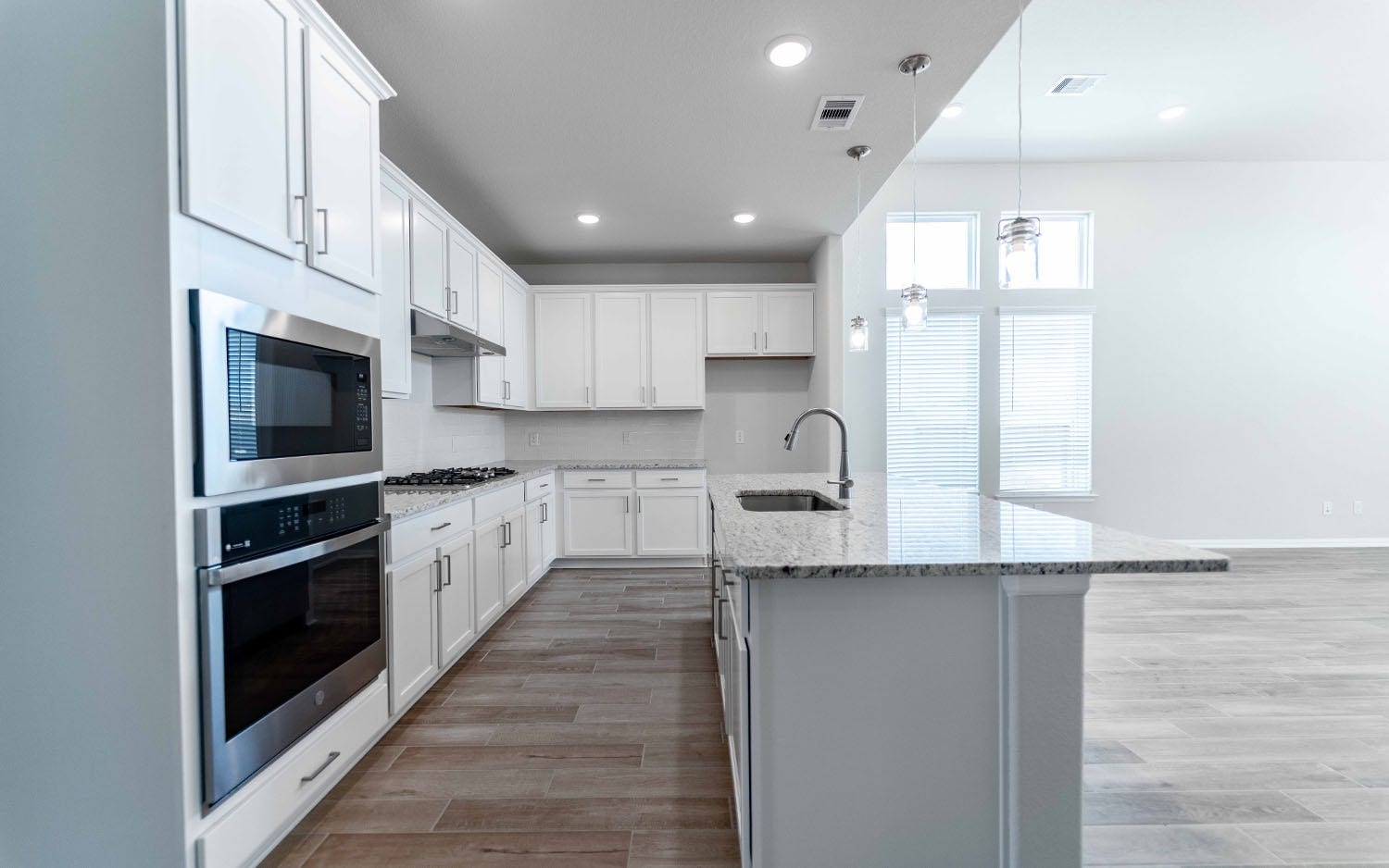 2822 Peridot Drive, Rosharon, TX 77583 2822 Peridot Drive, Rosharon, TX 77583