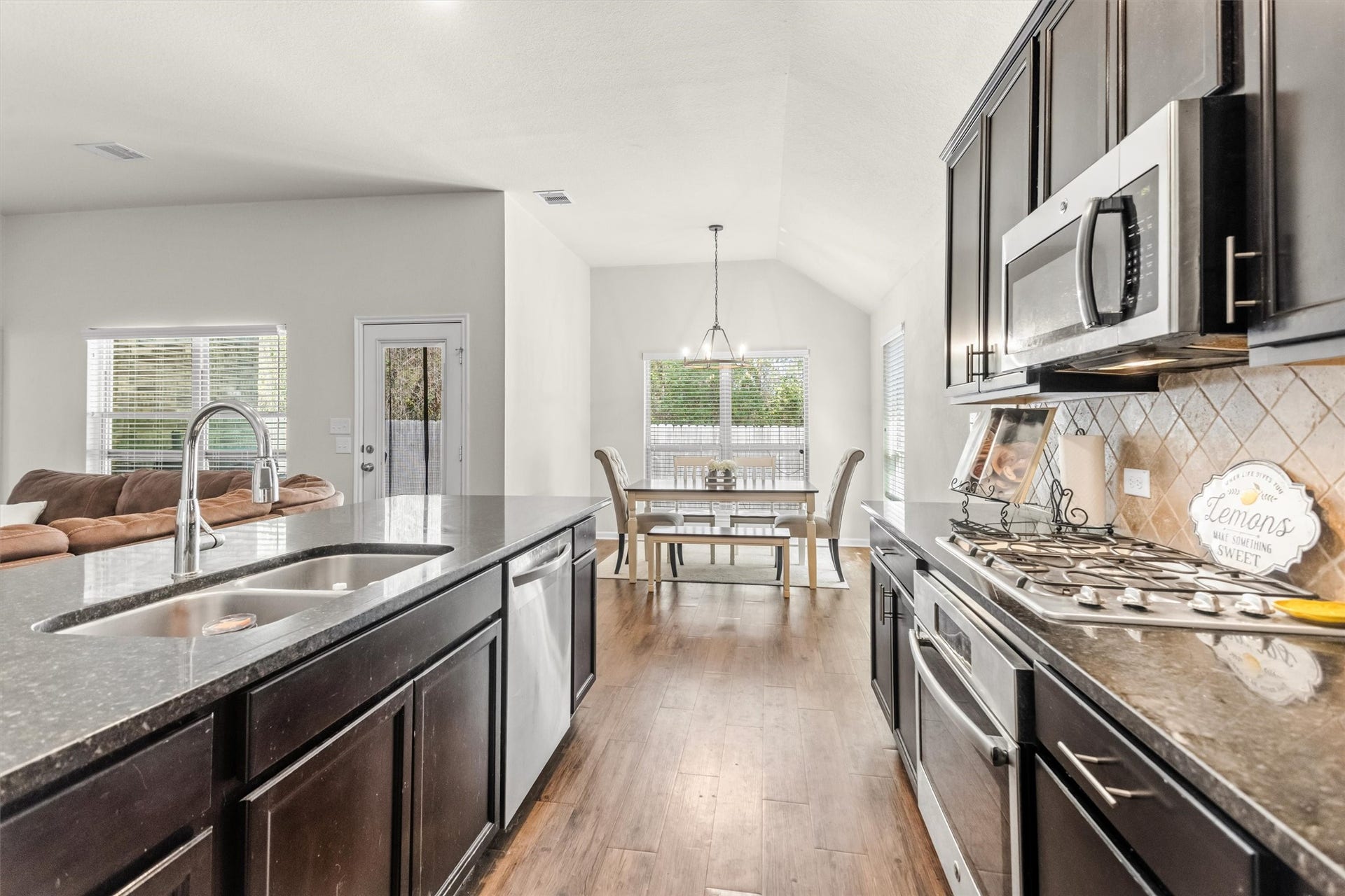 14344 N Summerchase Circle, Willis, TX 77318 14344 N Summerchase Circle, Willis, TX 77318