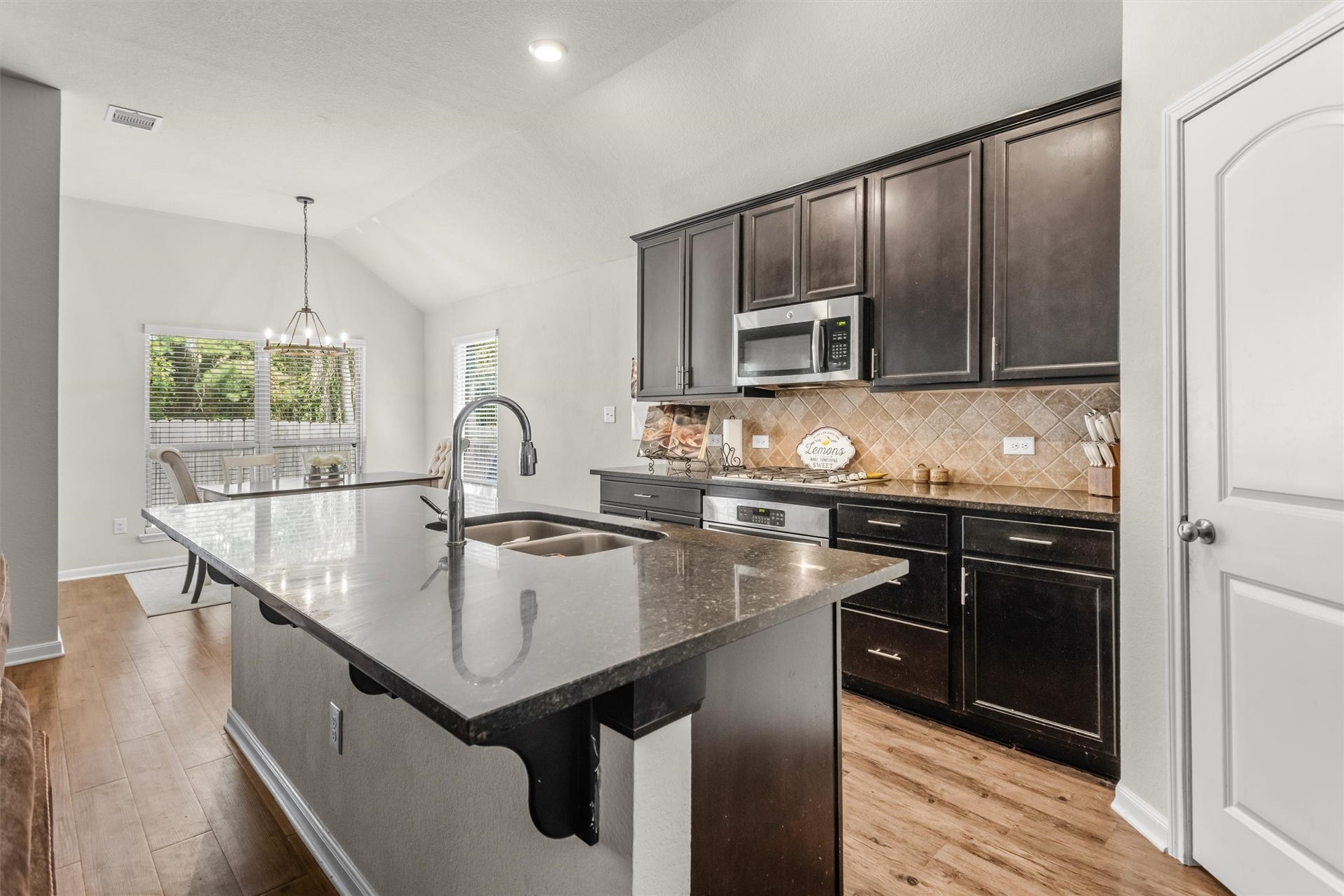 14344 N Summerchase Circle, Willis, TX 77318 14344 N Summerchase Circle, Willis, TX 77318