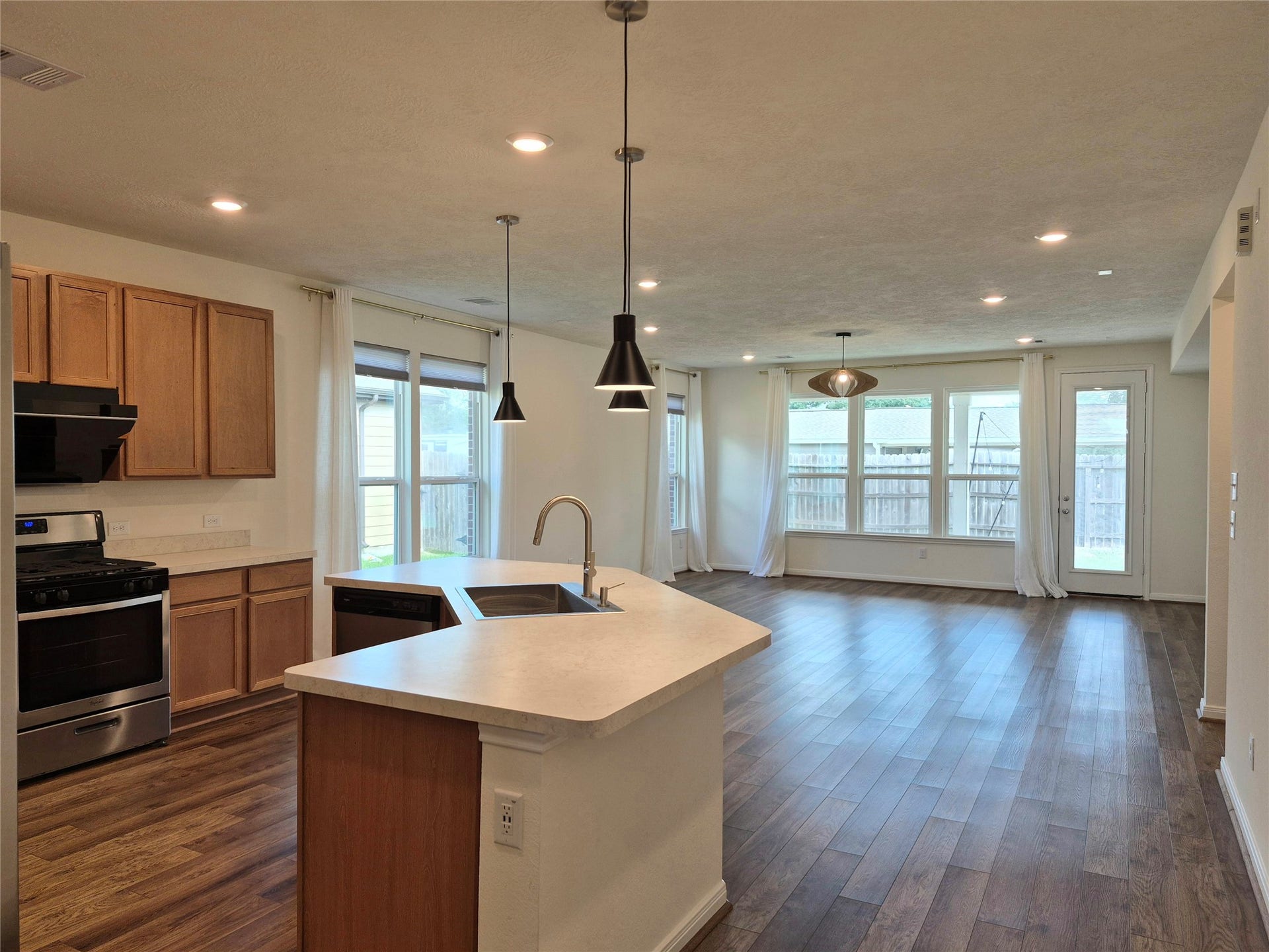6111 Whitewing Road, Rosenberg, TX 77469