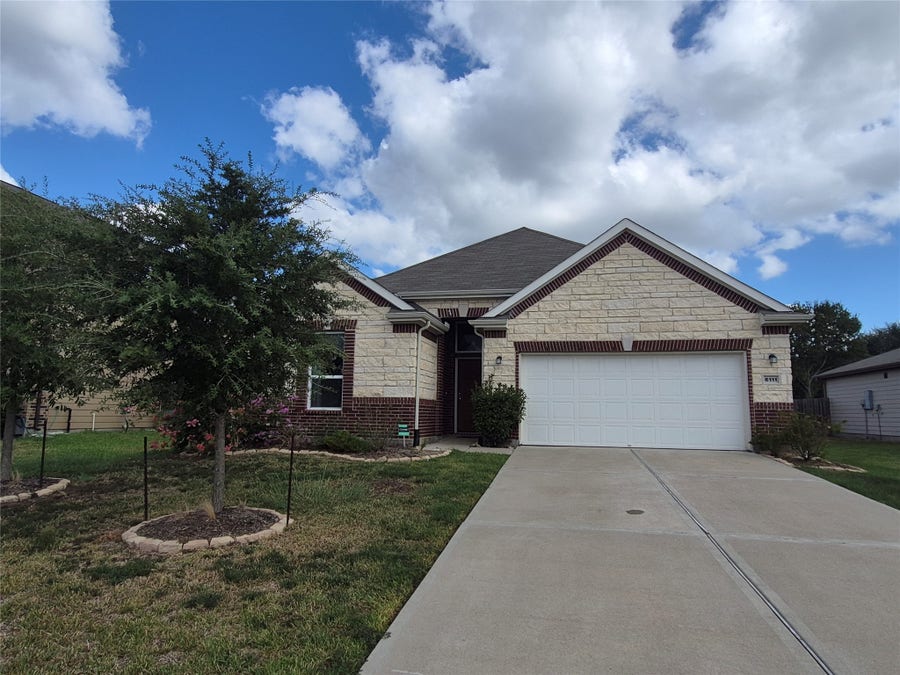Property photo for 6111 Whitewing Road, Rosenberg, TX