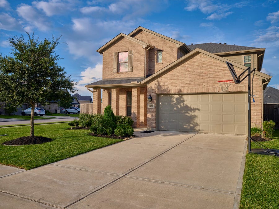 Property photo for 400 Beken Cove Lane, La Porte, TX