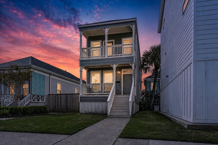Property photo for 1223 Avenue M, Galveston, TX