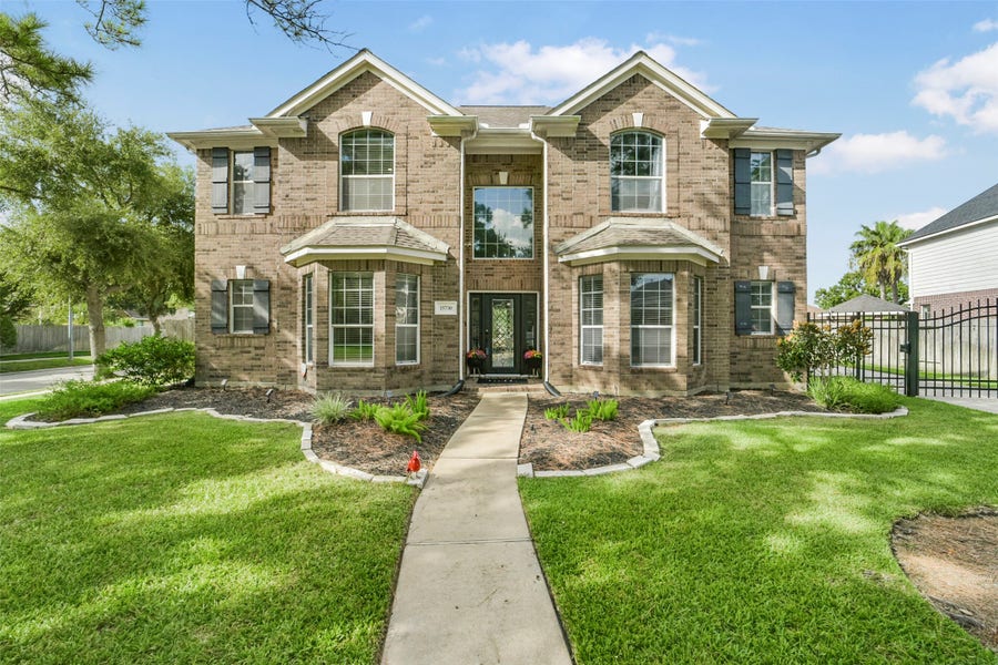 Property photo for 15730 Lake Loop Drive, Cypress, TX