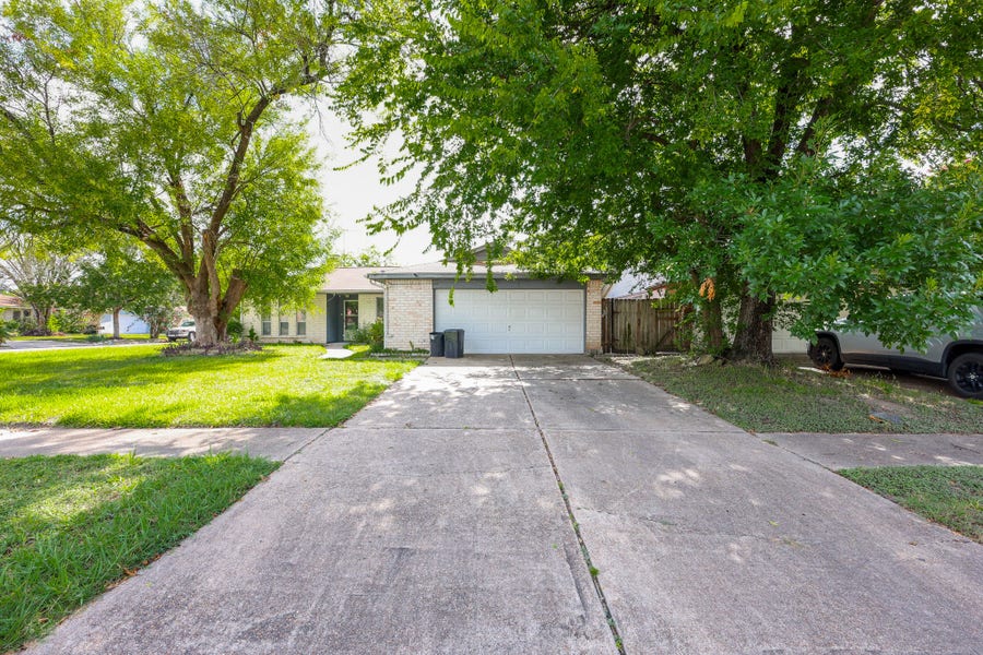 Property photo for 11938 Paramount Lane, Houston, TX