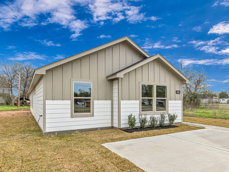 Property photo for 1010 4th Street, Hempstead, TX