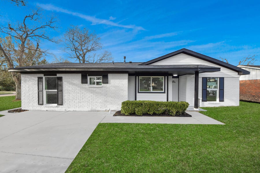 Property photo for 101 Talisman Street, Lake Jackson, TX