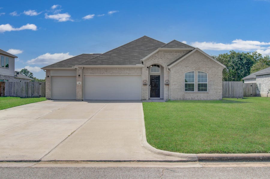 Property photo for 537 Green Meadows Drive, West Columbia, TX