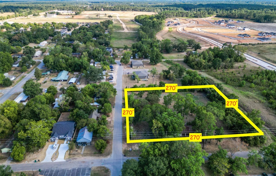 Property photo for 200 S Woodson Street, Willis, TX