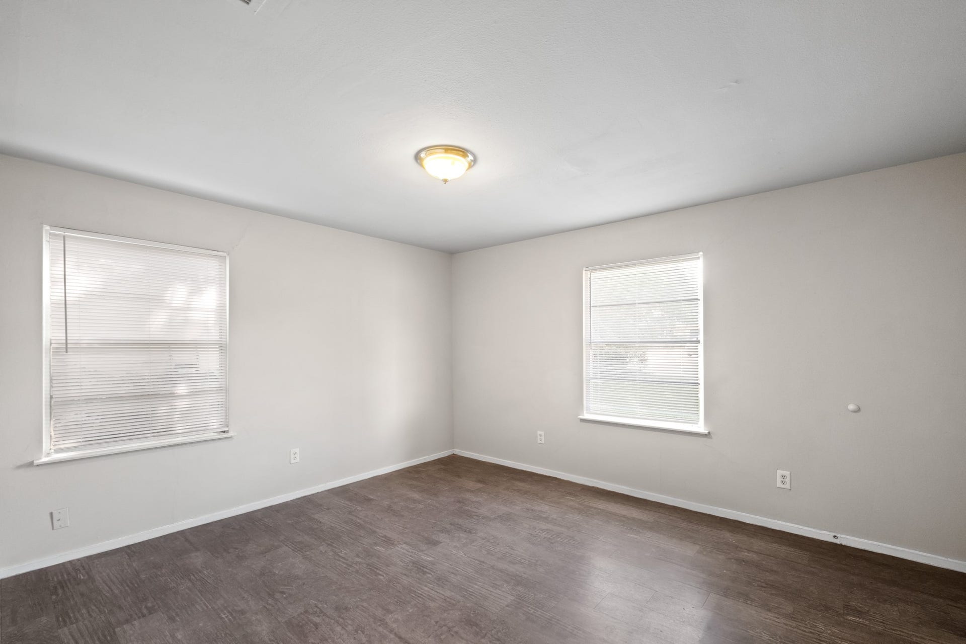 6107 Willow Glen Drive, Houston, TX 77033 6107 Willow Glen Drive, Houston, TX 77033