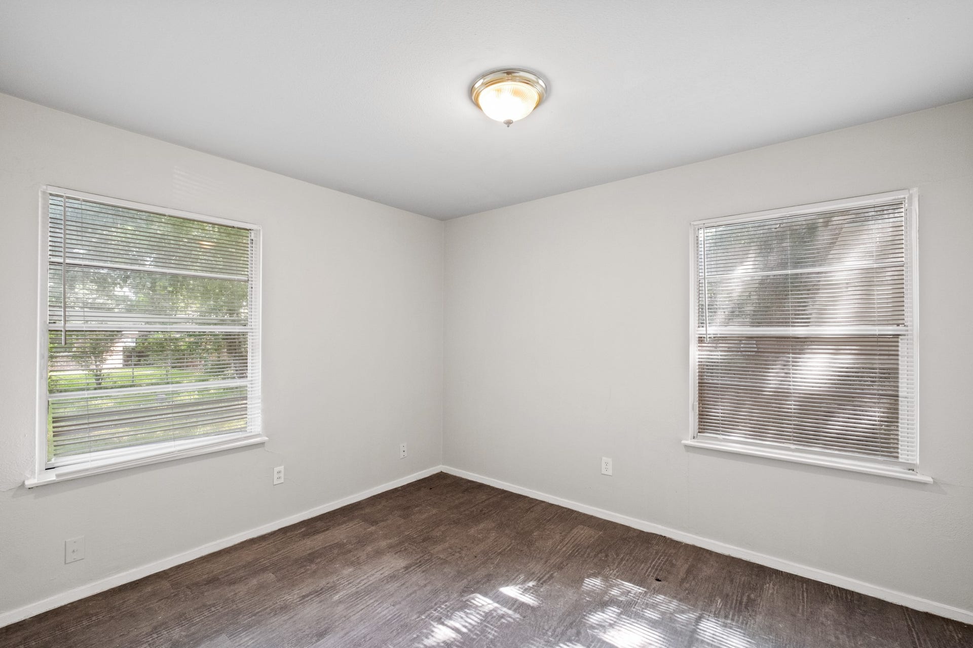 6107 Willow Glen Drive, Houston, TX 77033 6107 Willow Glen Drive, Houston, TX 77033