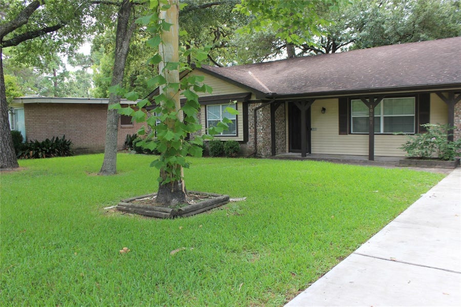 Property photo for 10301 Ivyridge Road, Houston, TX