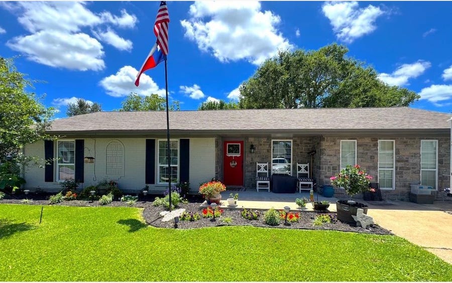 Property photo for 1410 Avenue D, Danbury, TX