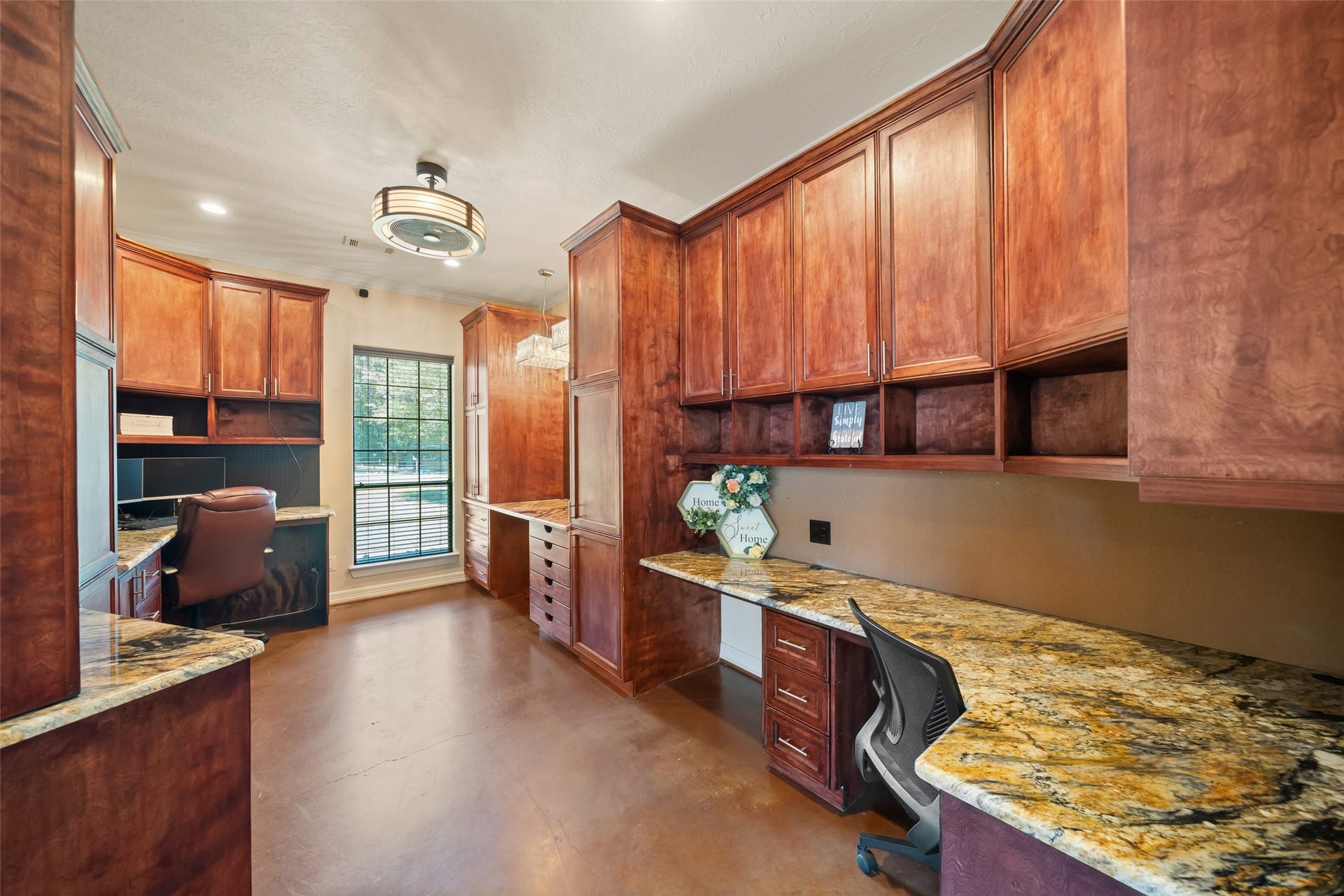 12300 Cedar Lane, Willis, TX 77378 12300 Cedar Lane, Willis, TX 77378